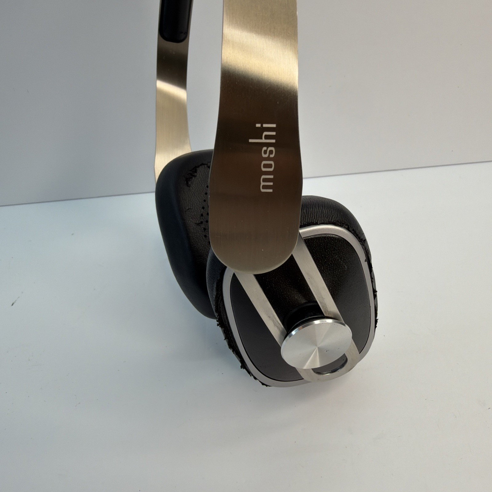 As-is Moshi Avanti C USB Type-C On-Ear Headphones
