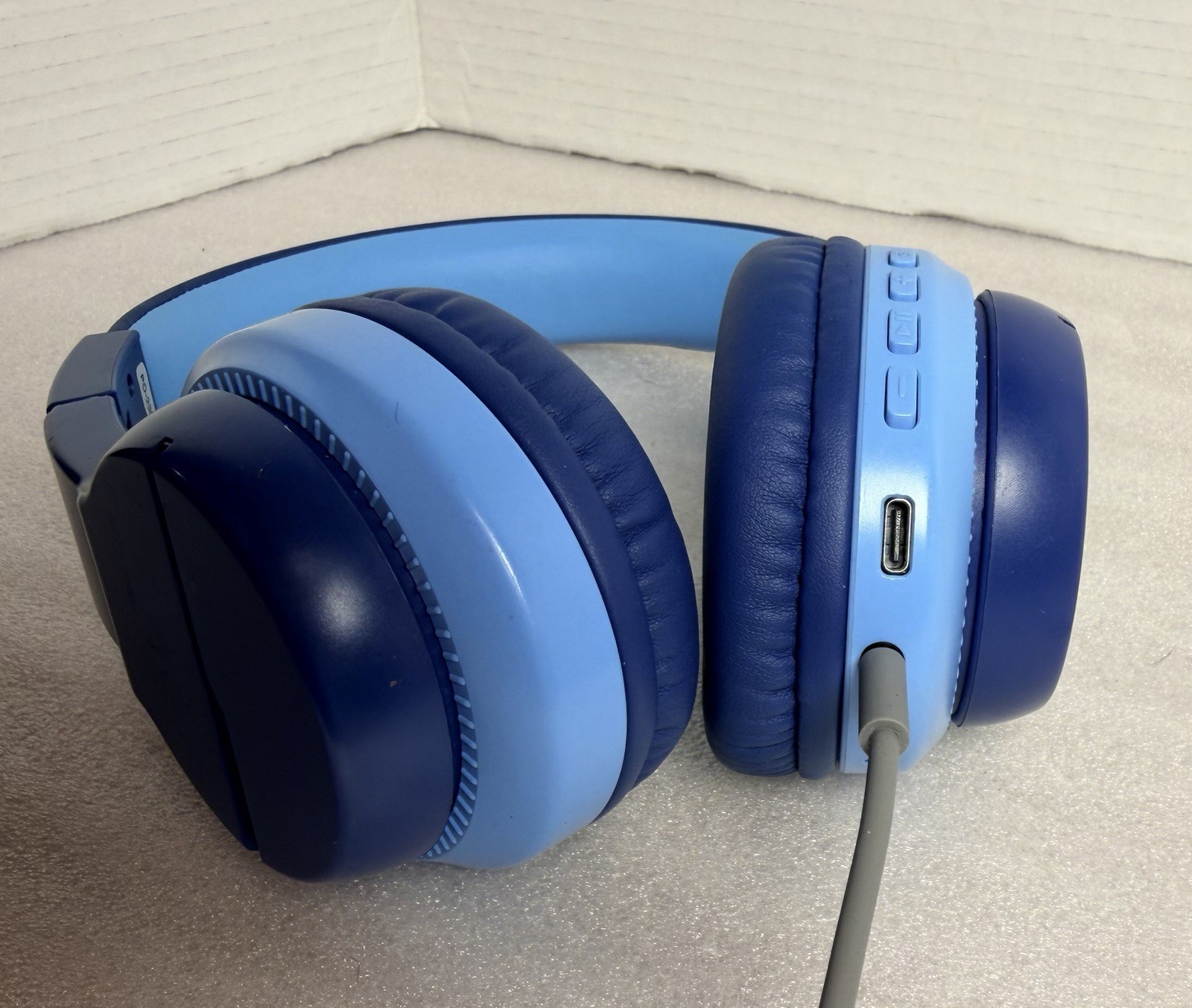 iClever BTH12 Kids Blue Wired Headphones, Over The Ear, With Audio Cord
