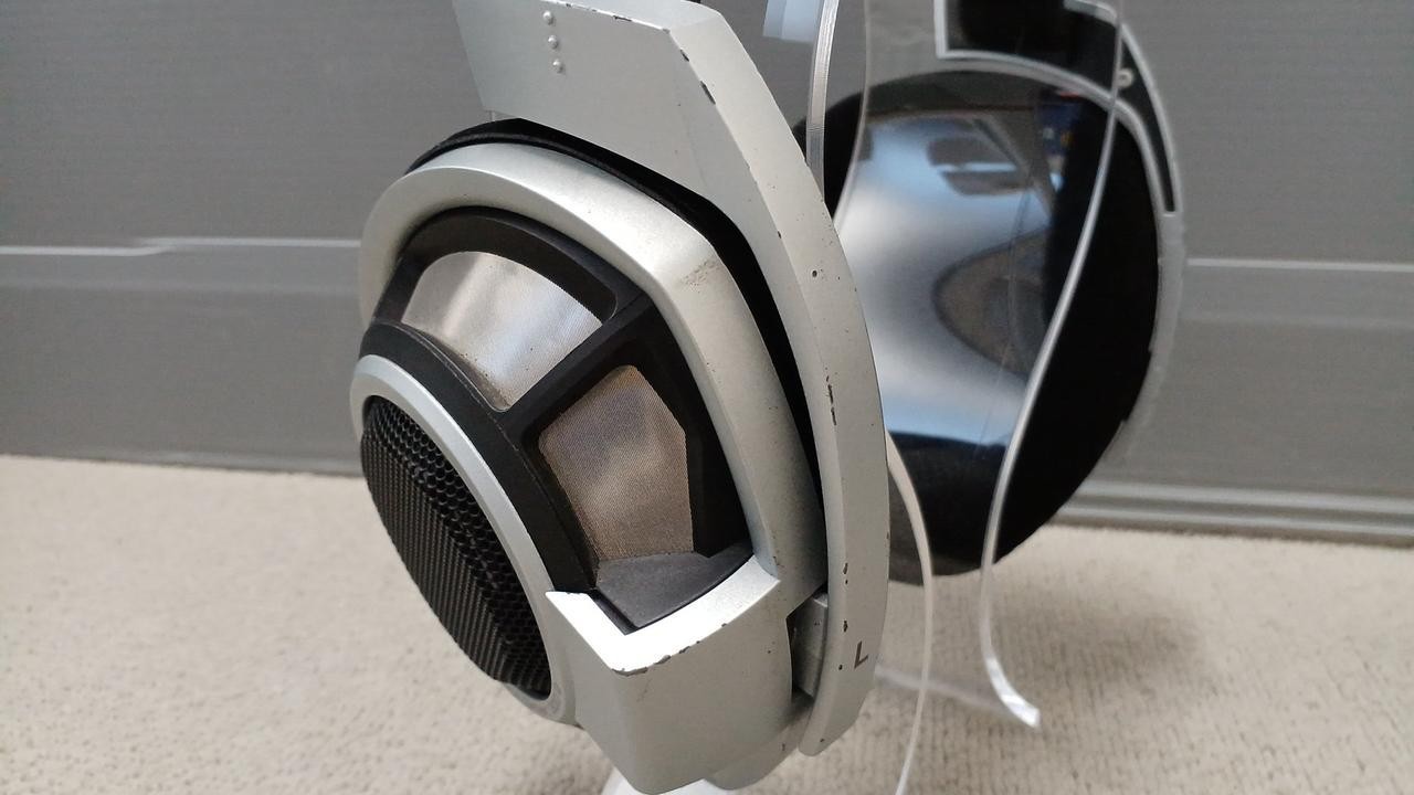Sennheiser HD800 Reference Headphones – Open-Back, Made in Germany