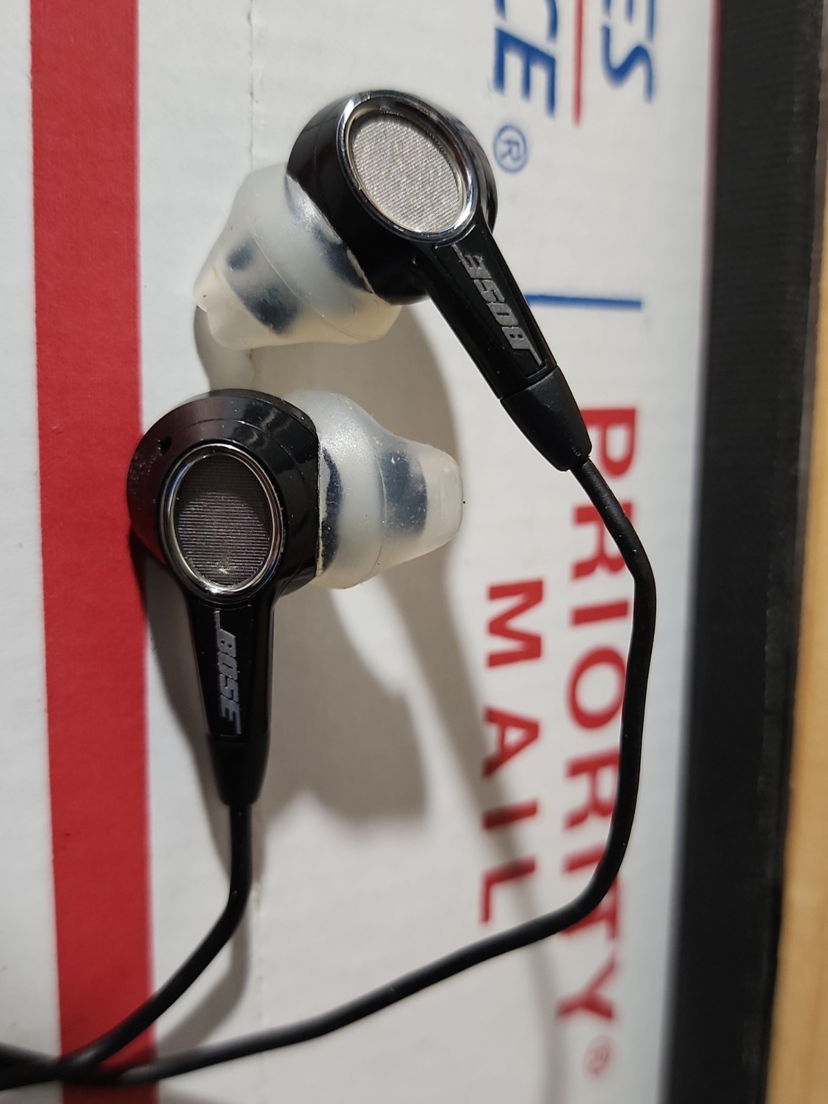 Retro Bose TriPort IE In-Ear Headphones – Black/White