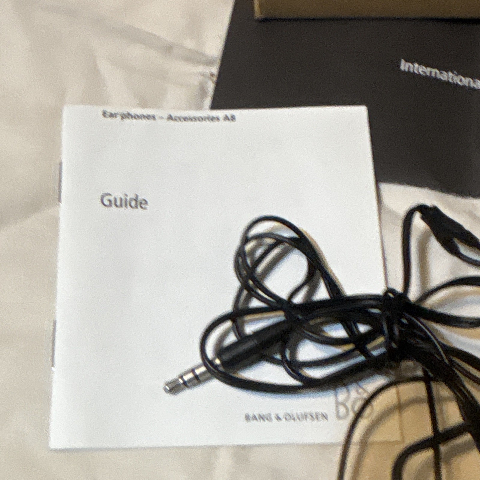 Bang & Olufsen B&O Earset Wired 3.5mm Ear-hook Earbuds Black/Silver Case