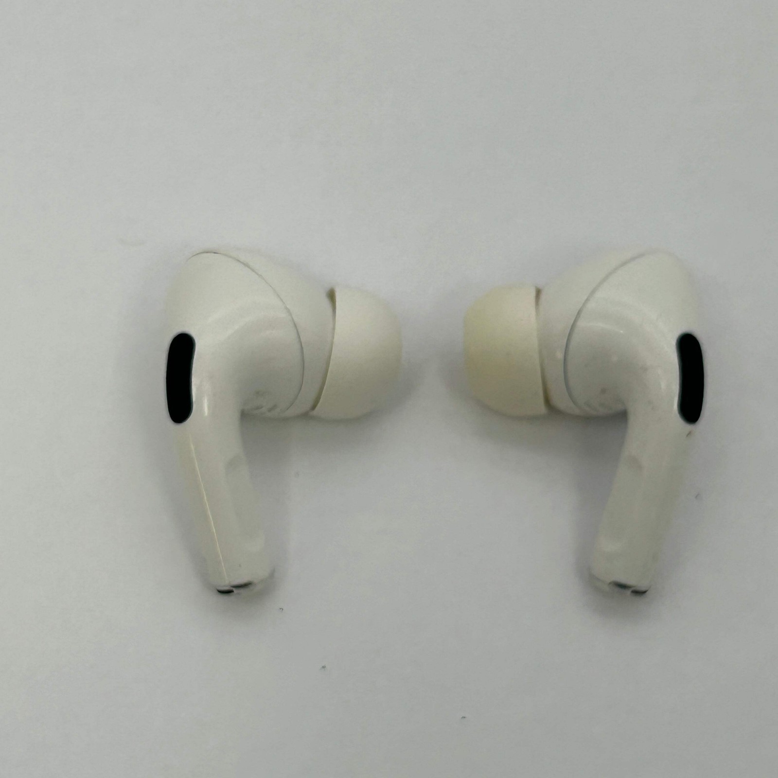 Apple AirPods Pro 1st Gen with Wireless Charging Case A2190 – Complete Set Used