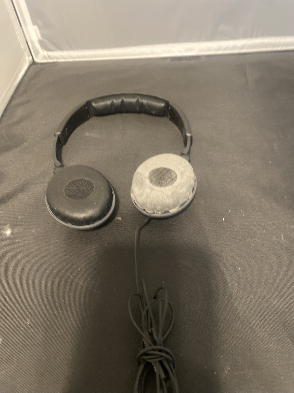 sennheiser headphones Hd218 See Description Black