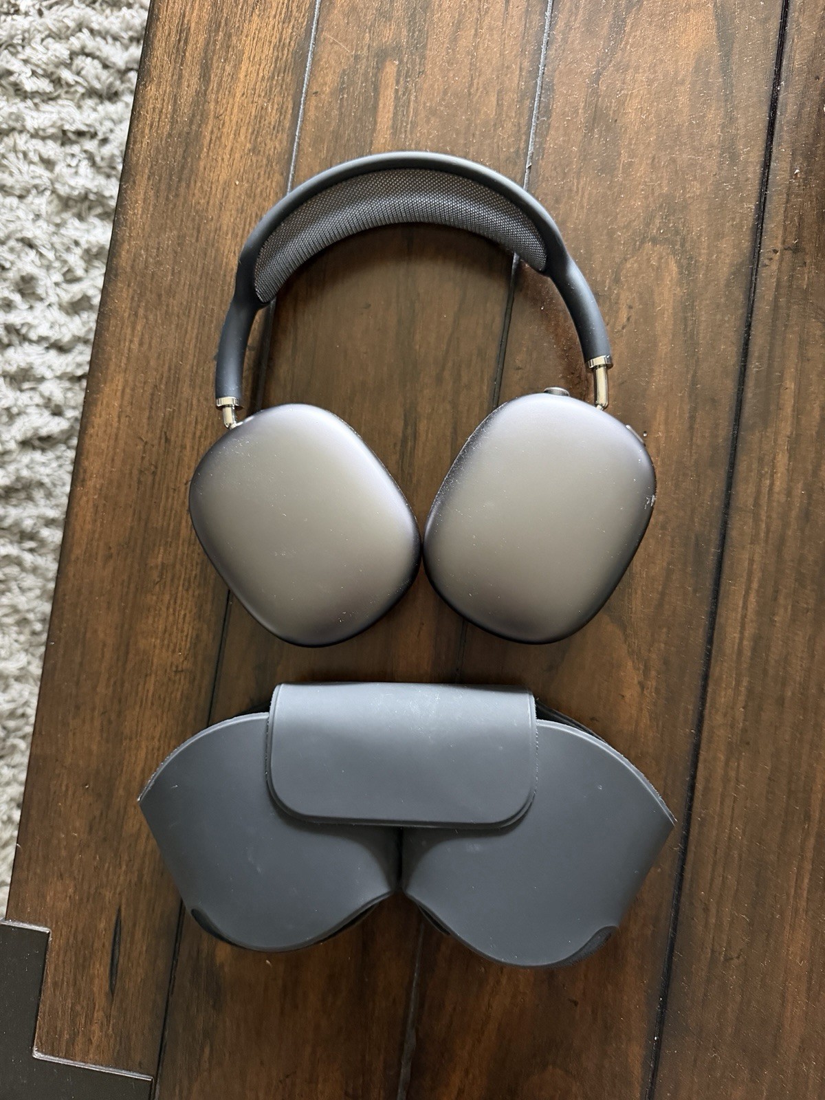 Apple AirPods Max Space Gray Over-Ear Wireless Headphones w/ Case Lightning