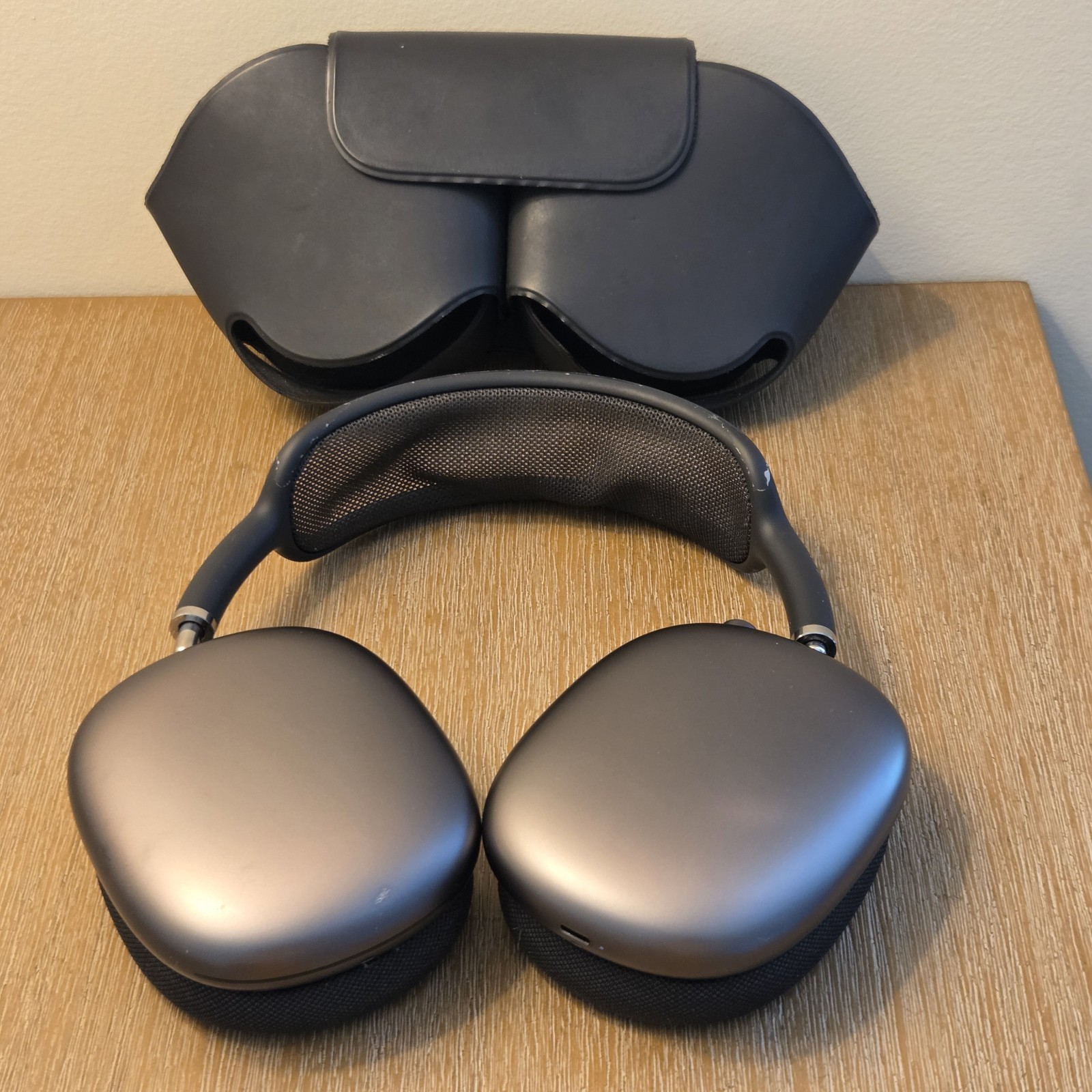 Apple AirPods Max Wireless Bluetooth Over-Ear Headphones, Gray, Built-In Mic