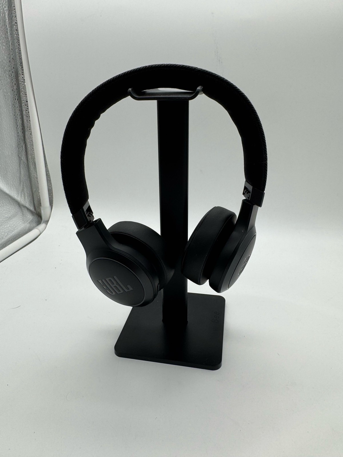 JBL Live 675NC Wireless On-Ear Headphones Noise Cancelling BT 5.3 Black (5)