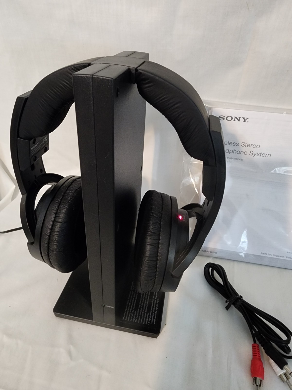 Sony MDR-RF985RK Wireless RF Headphones System w Base Open Box