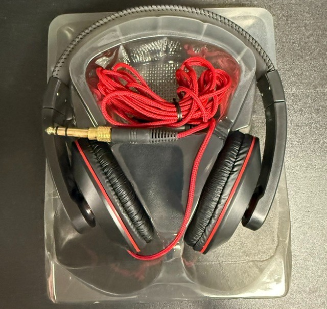 DJ HEADPHONES BY AUDIOBAHN
