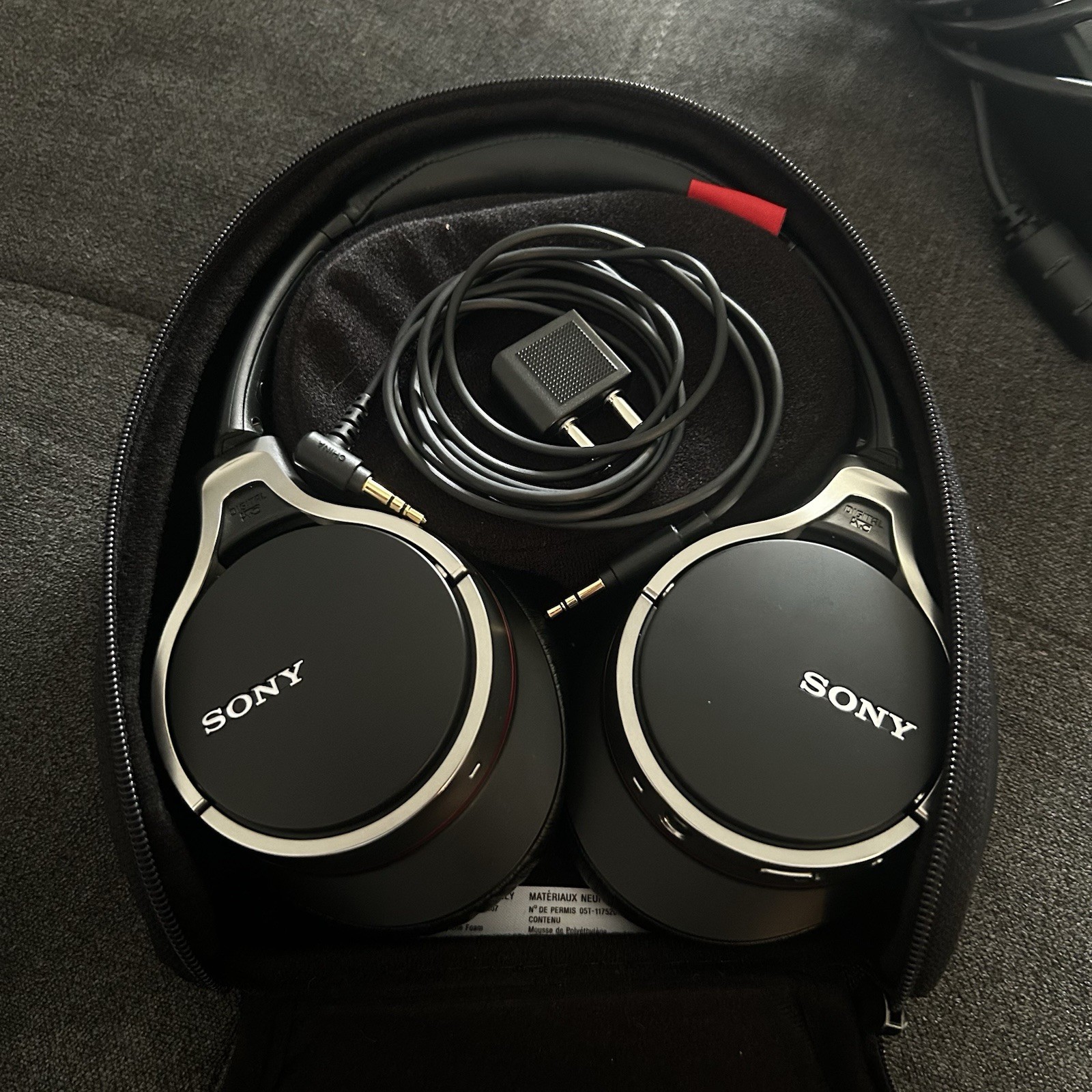 Sony Noise Canceling Headphones MDR-10RNC Black Tested Excellent Condition
