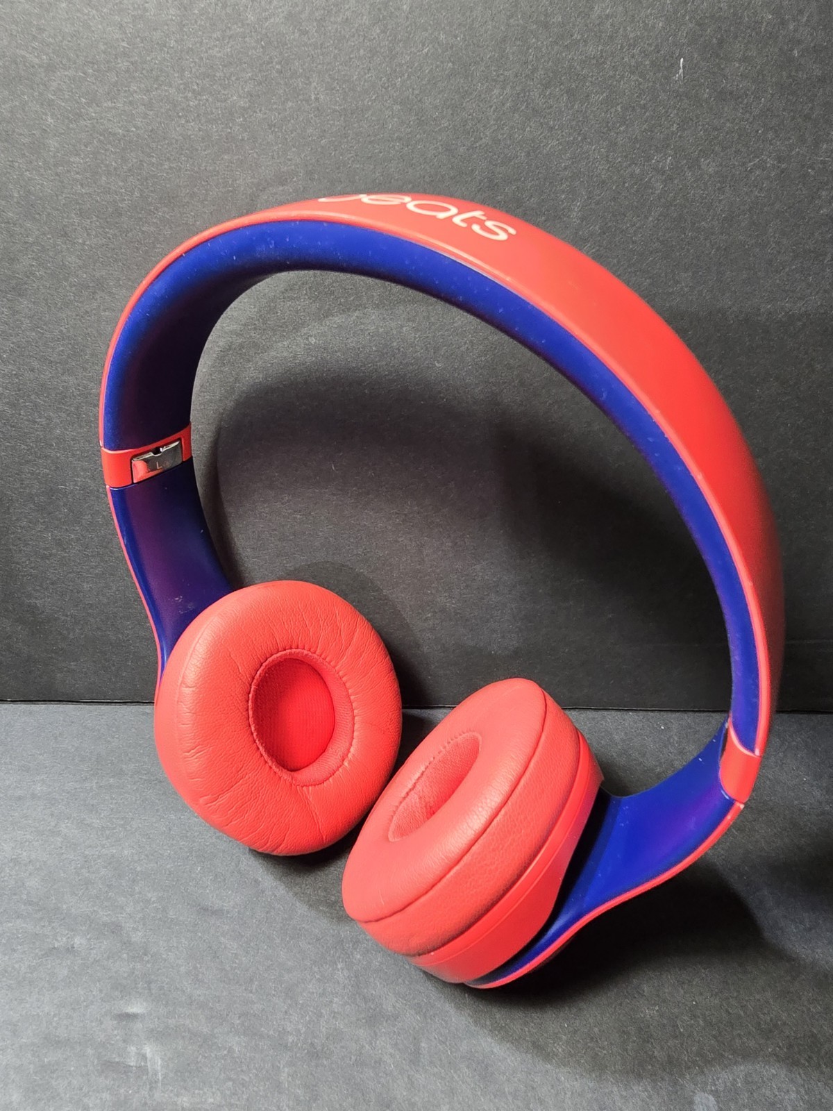 Beats by Dr. Dre MX472LLA Solo3 Wireless On-Ear Headphones Red/Blue E02