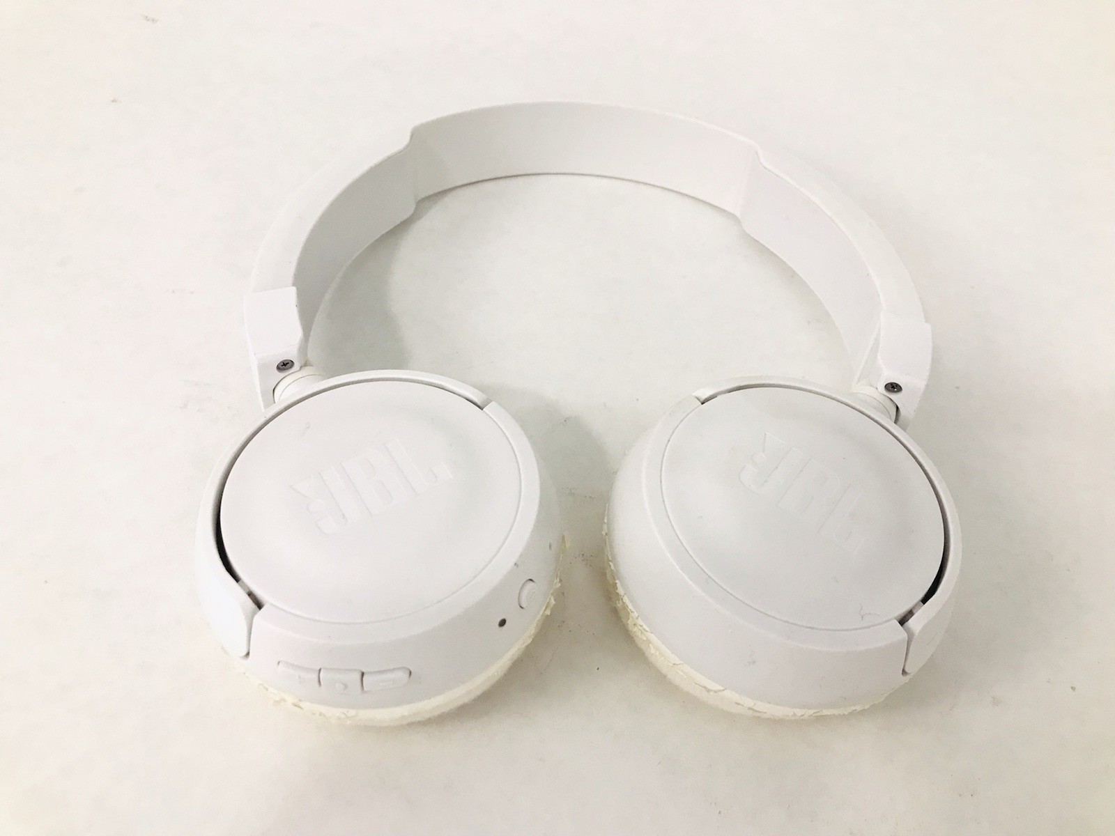 JBL Bluetooth Headphones Black And White With Charger