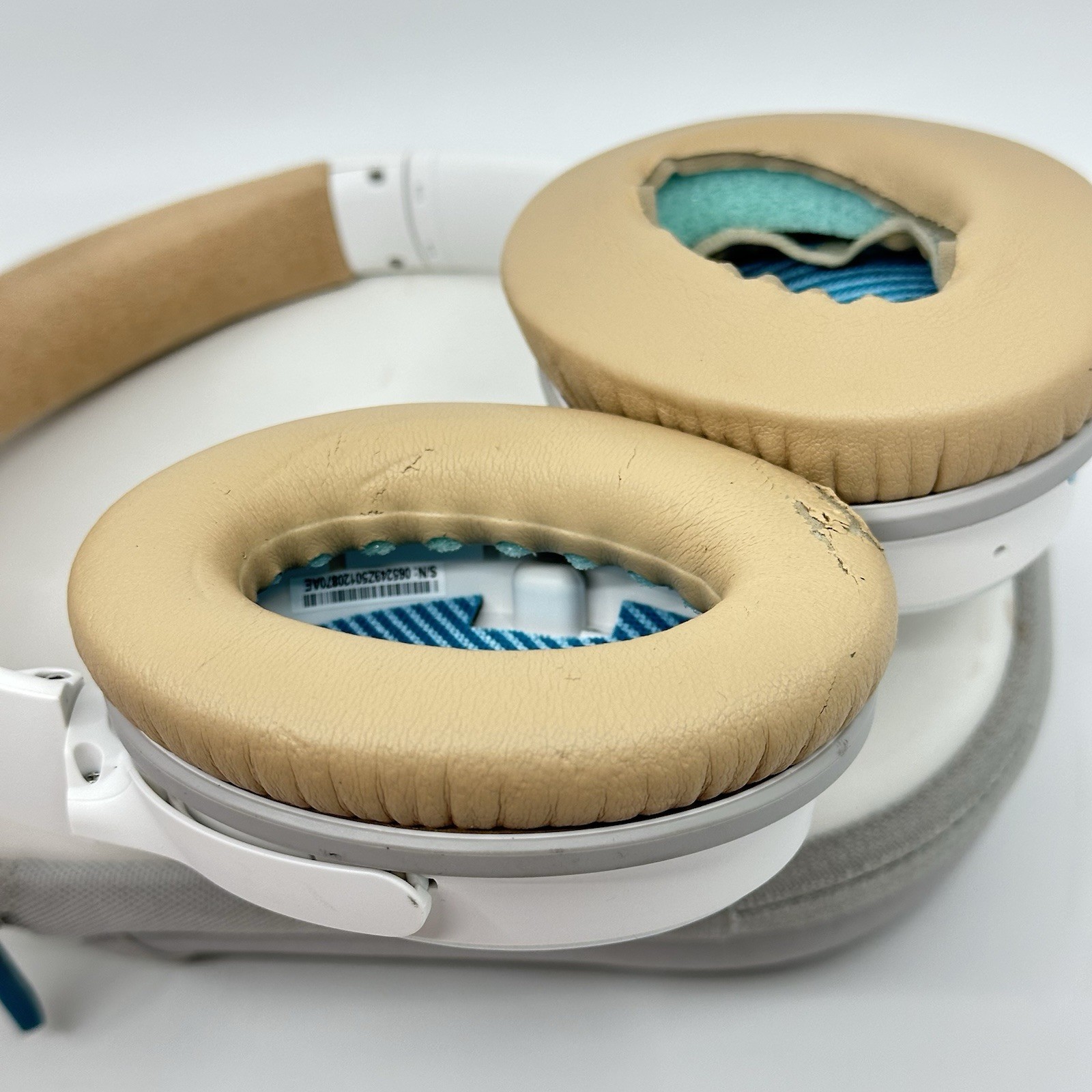 Bose QC25 QuietComfort Wired Noise Cancelling Headphones + Case – Works – White