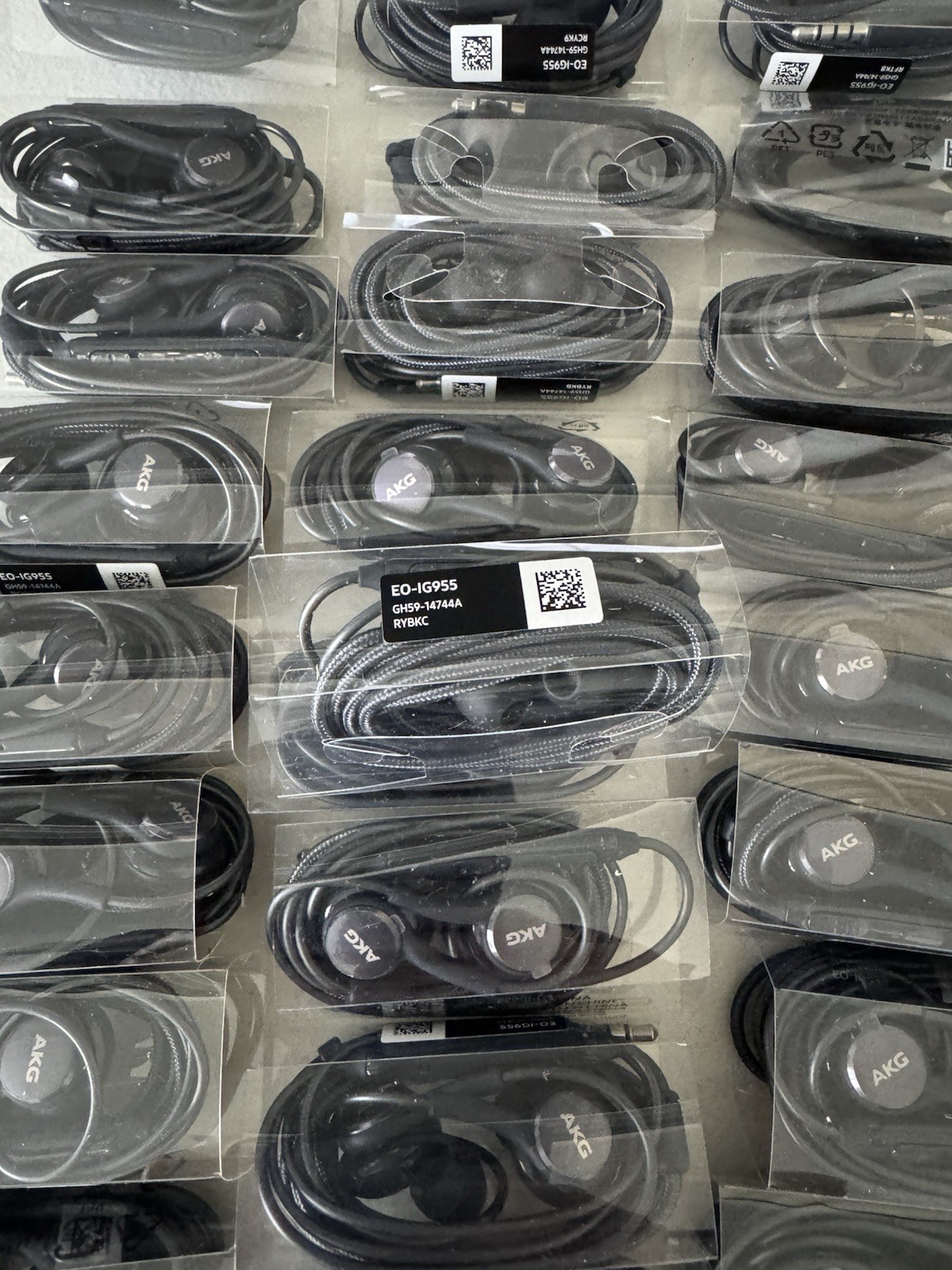 Bulk Lot 26 Samsung AKG Earbuds EO-IG955 3.5mm Headphones Wired Mic New
