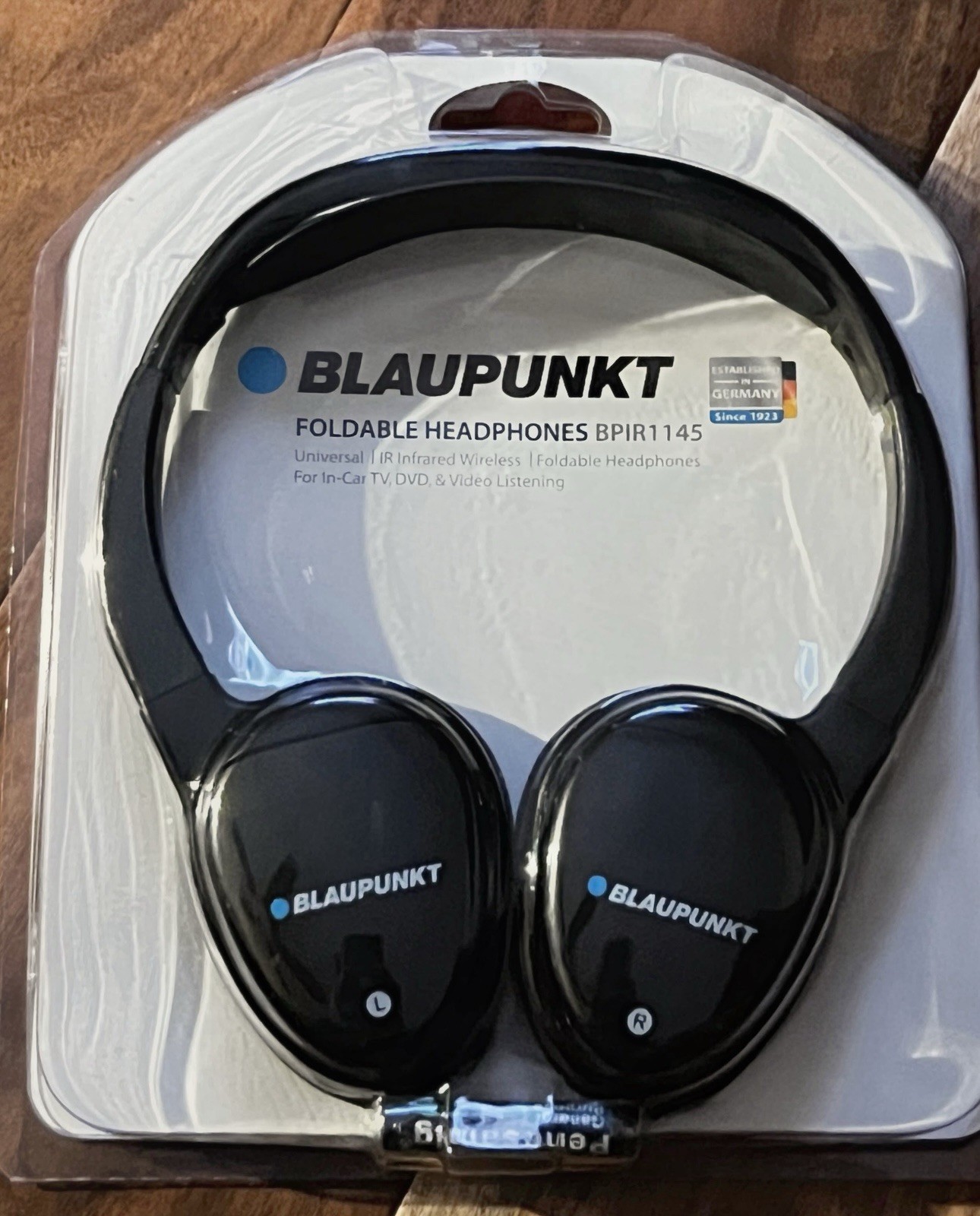 Blaupunkt BPIR1145 Universal IR Infrared Wireless Foldable Headphones Black New