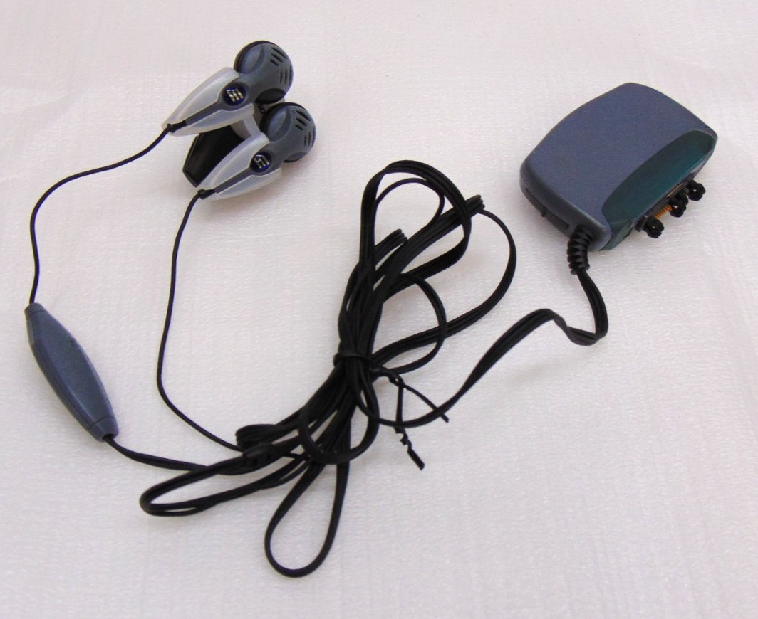 Sony Ericsson Headphones Ear Buds Vintage Cell Phones Used Earphones With Case