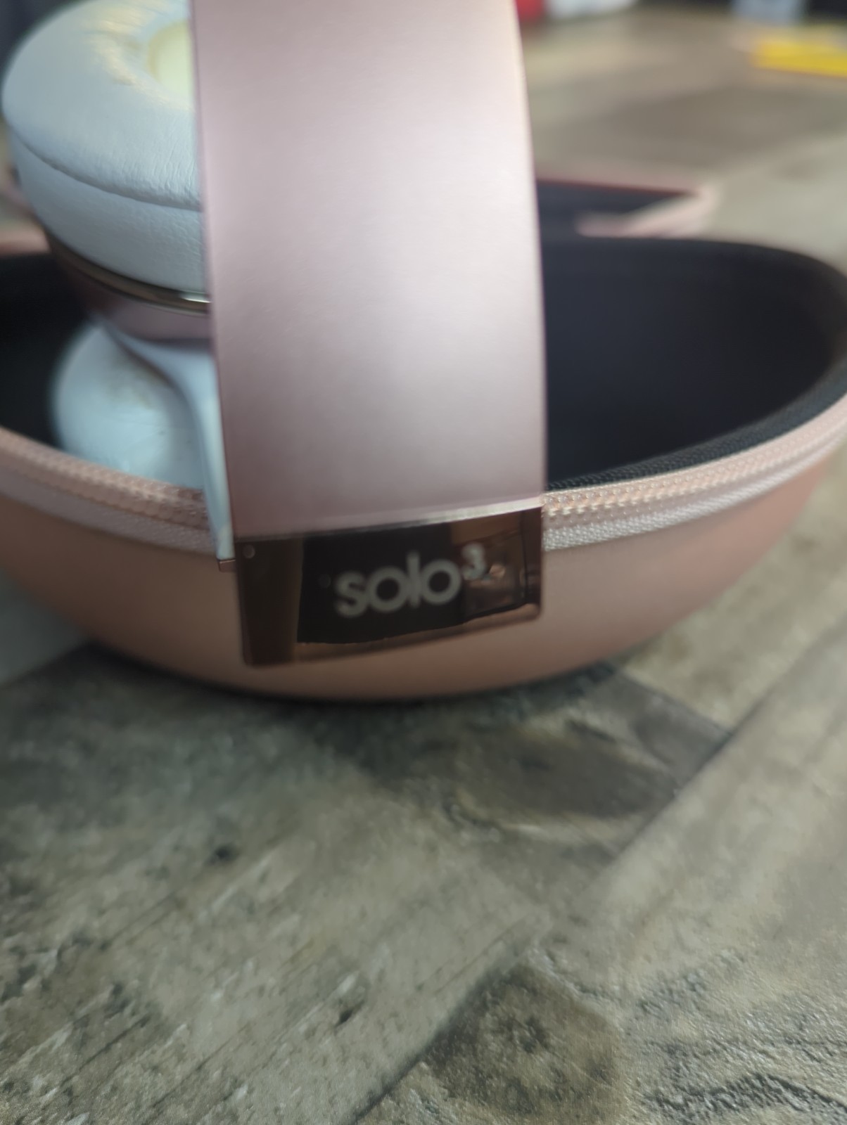 Beats by Dr. Dre Beats Solo3 Wireless On-Ear Headphones – Rose Gold
