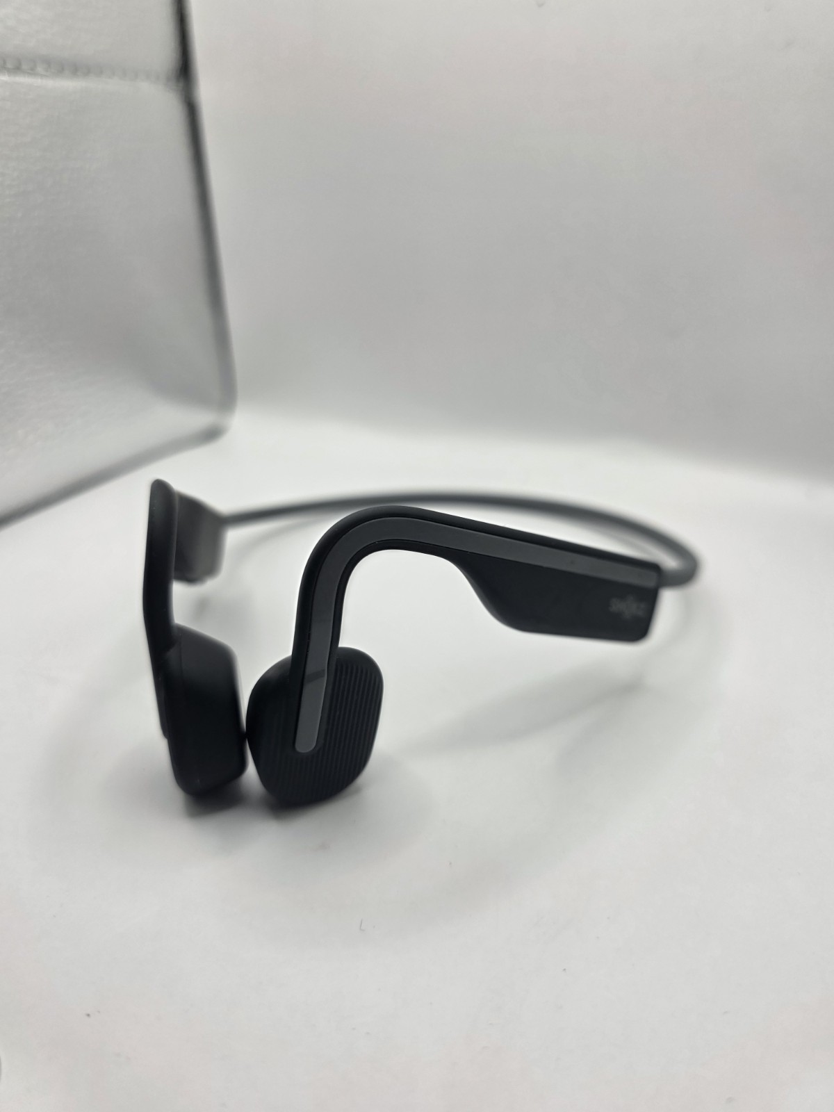 SHOKZ OpenMove Wireless Bone Conduction Bluetooth Sport Headphones**NEW IN BOX!