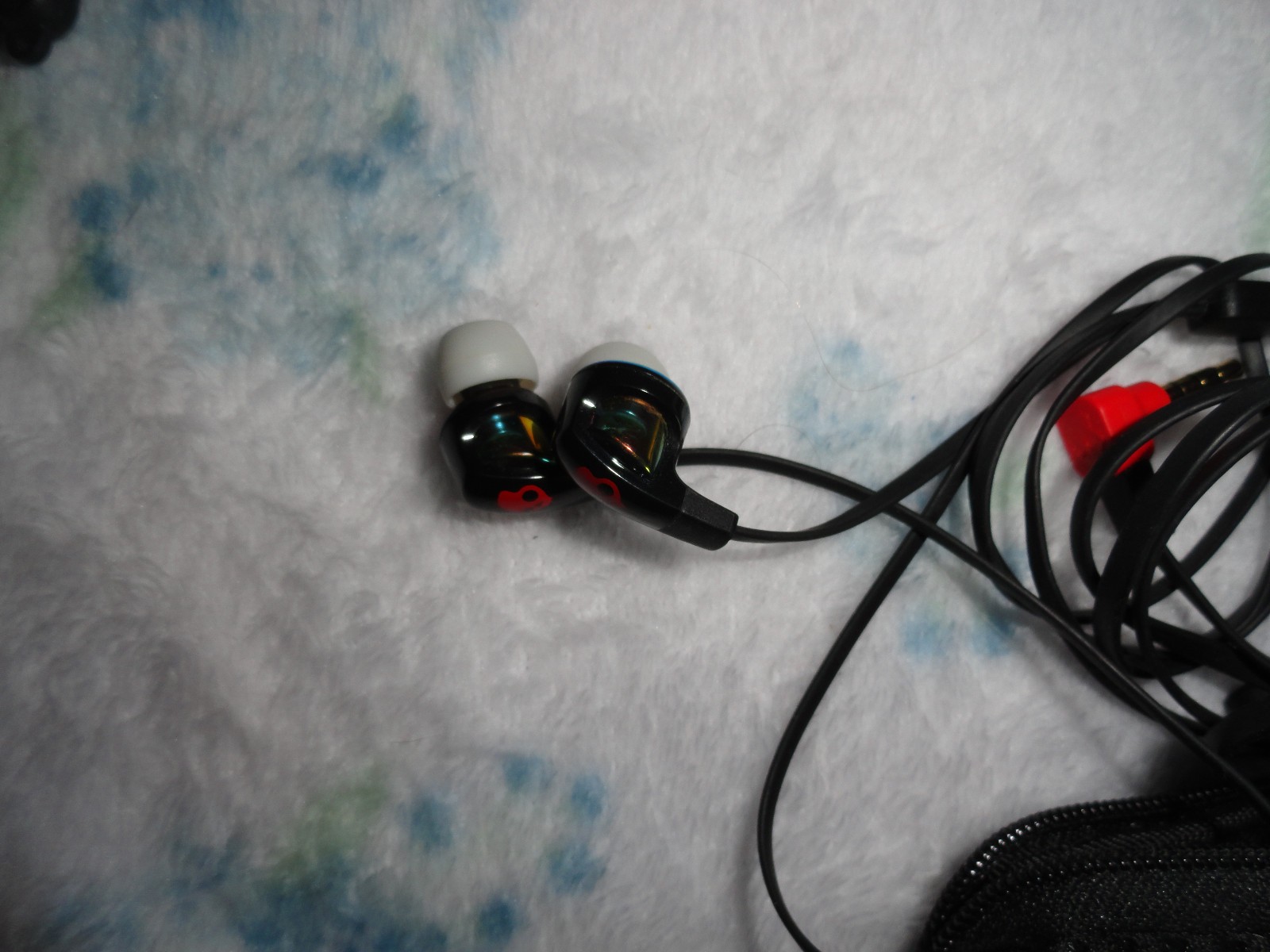 Skullcandy Headphones Lot Crusher and Smokin Buds 2 Are Wired, Uproar Wireless