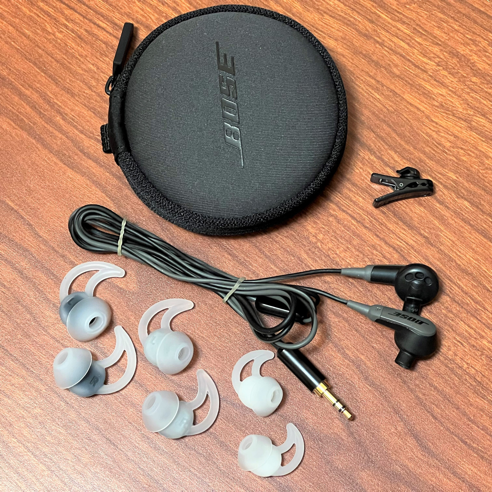 NO REMOTE VERSION -Genuine Charcoal Bose SoundSport In Ear Wired Headphones