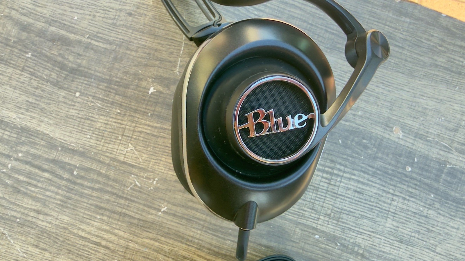 Blue LOLA Black Hi-Fi Headphones