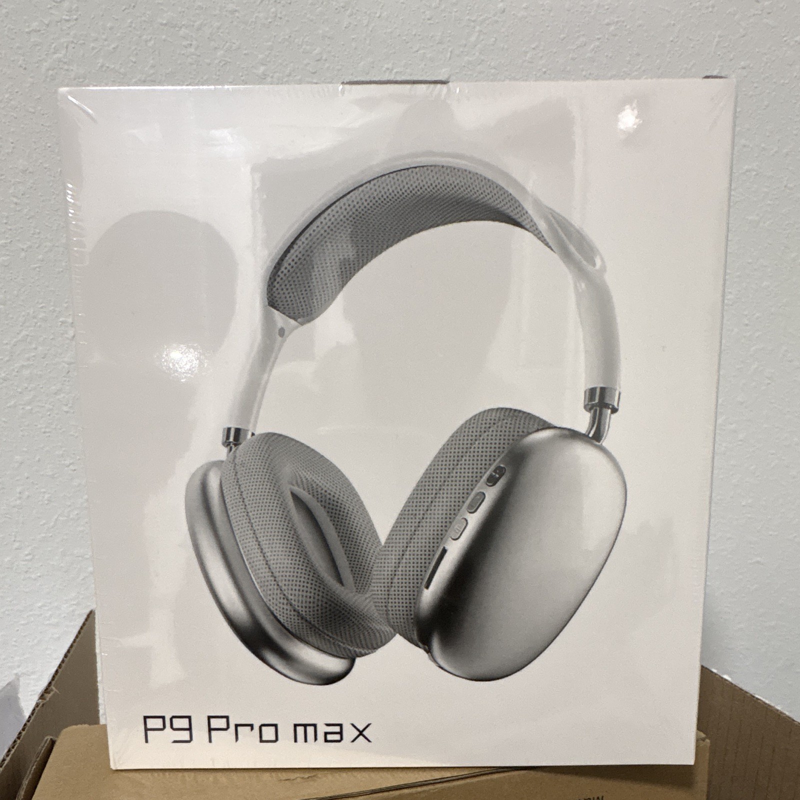 P9 Pro max Bluetooth Ear-Cup Over the Ear Headphones, Silver/Gray