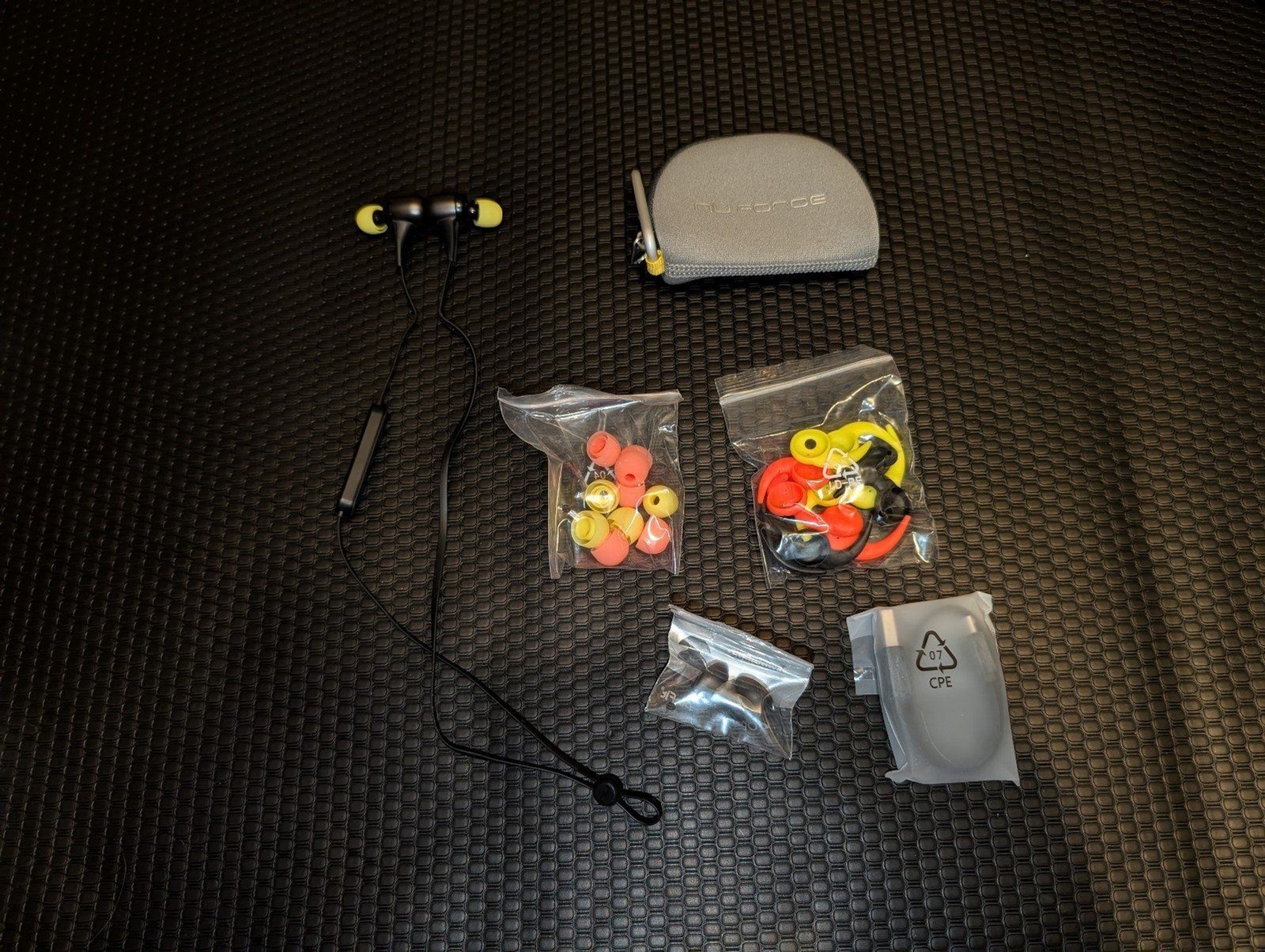 NuForce Optoma BE Sport3 BESPORT3-GUNMETAL Wireless Bluetooth in-Ear Headphones