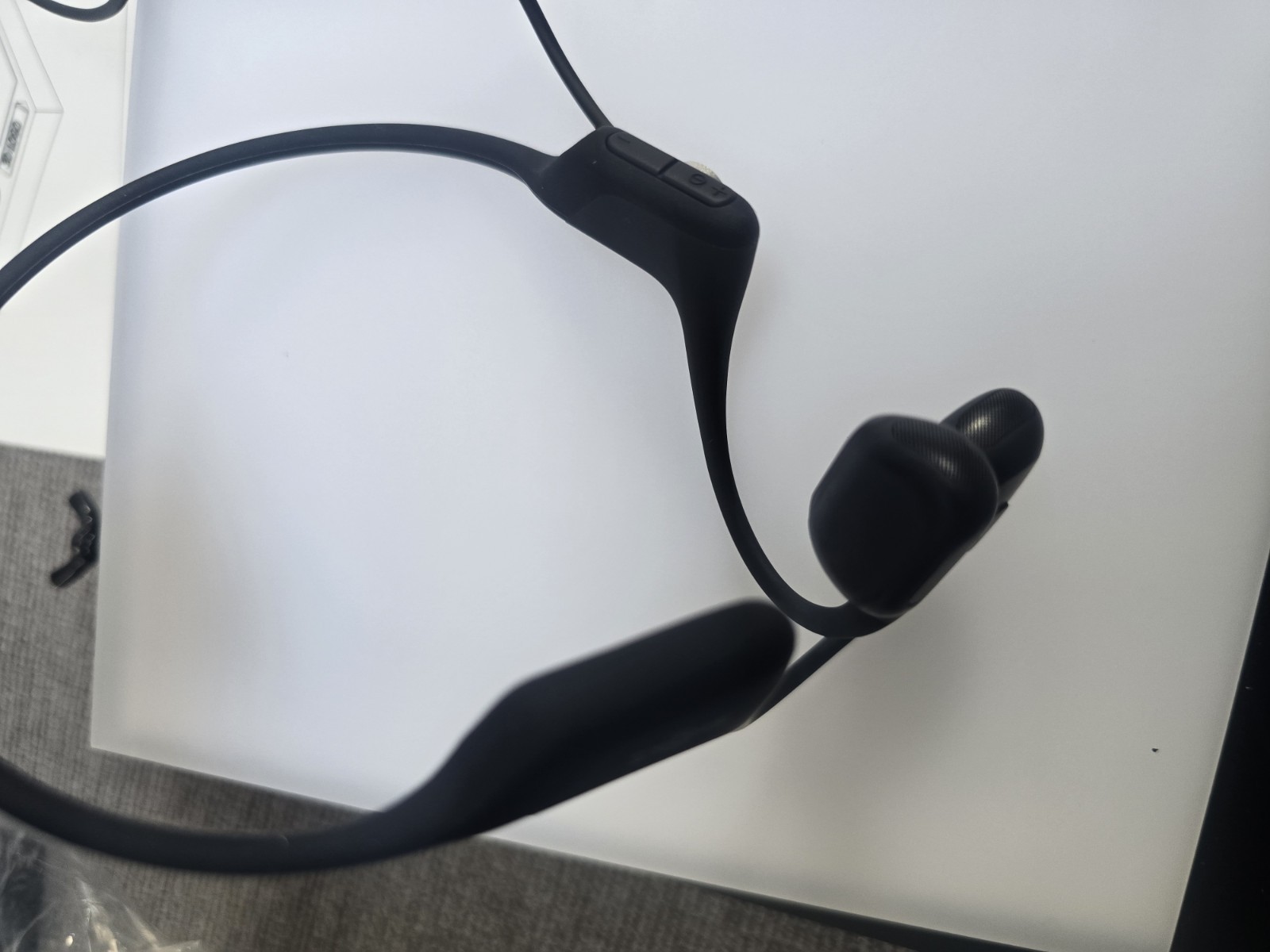 Shokz Countertop Display Unit – OpenRun Pro B-S810-BK-POP-SZ