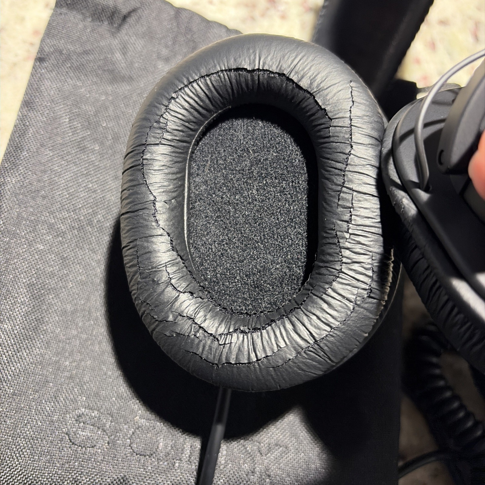 Sony MDR-7506 Sound Monitor Headphones (Black)