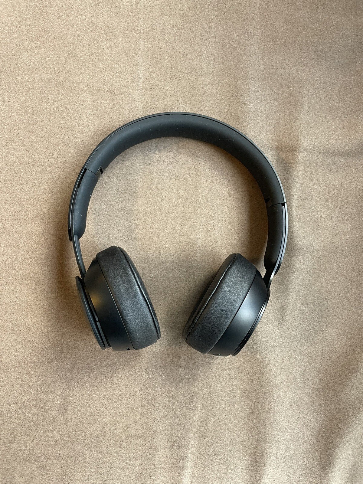 Beats by Dr. Dre Solo3 Over the Ear Headphone – Gloss Black