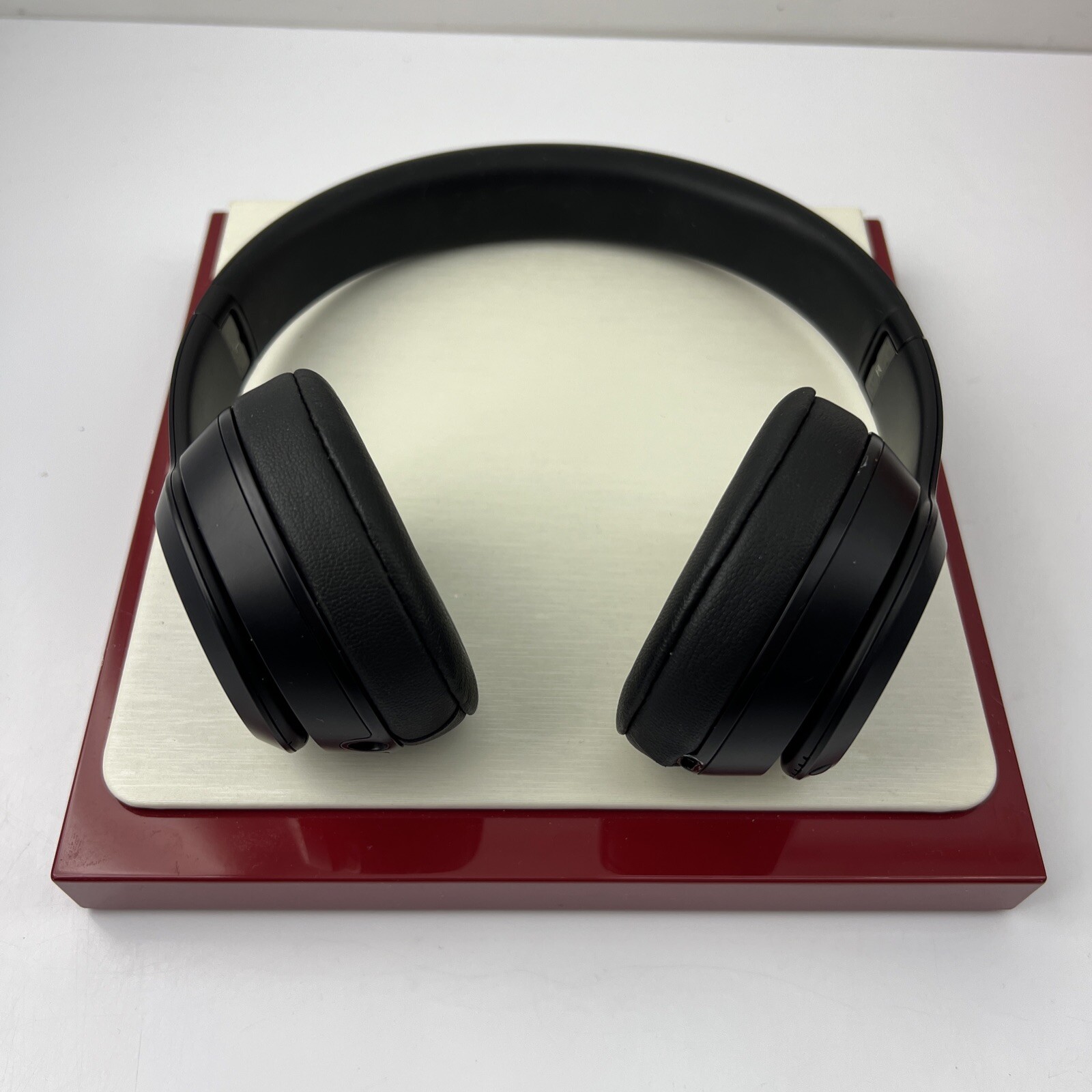 Beats by Dr. Dre Solo3 Over the Ear Headphone – Gloss Black