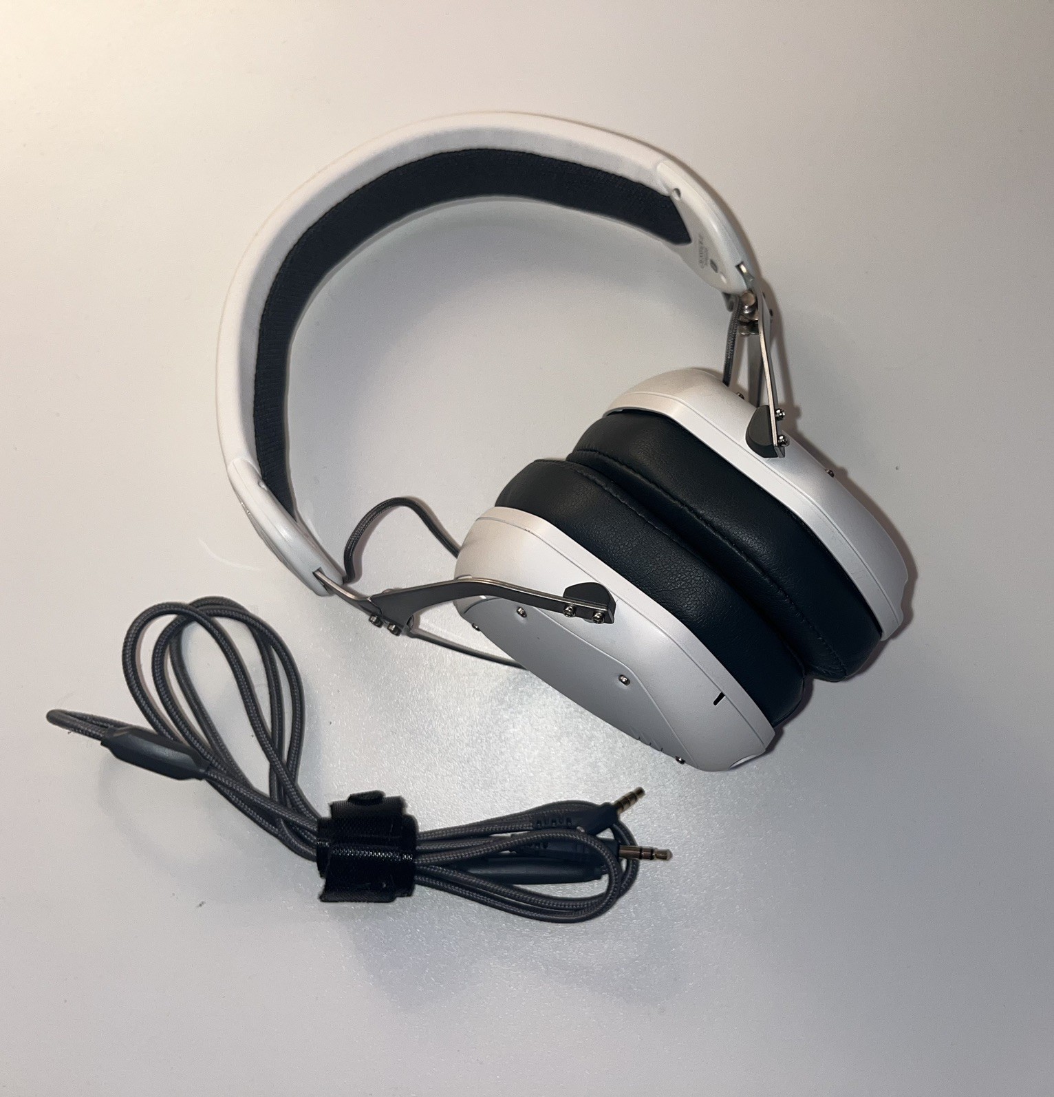 V-Moda Crossfade 2 WIRELESS Over-Ear Headphones – Matte White