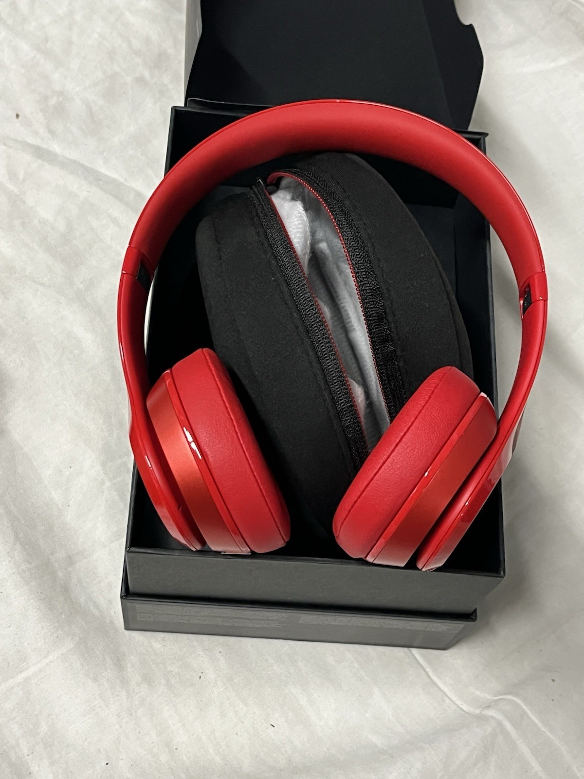Beats Solo2 Wireless Headphones Gloss Red Color Model B0534 New