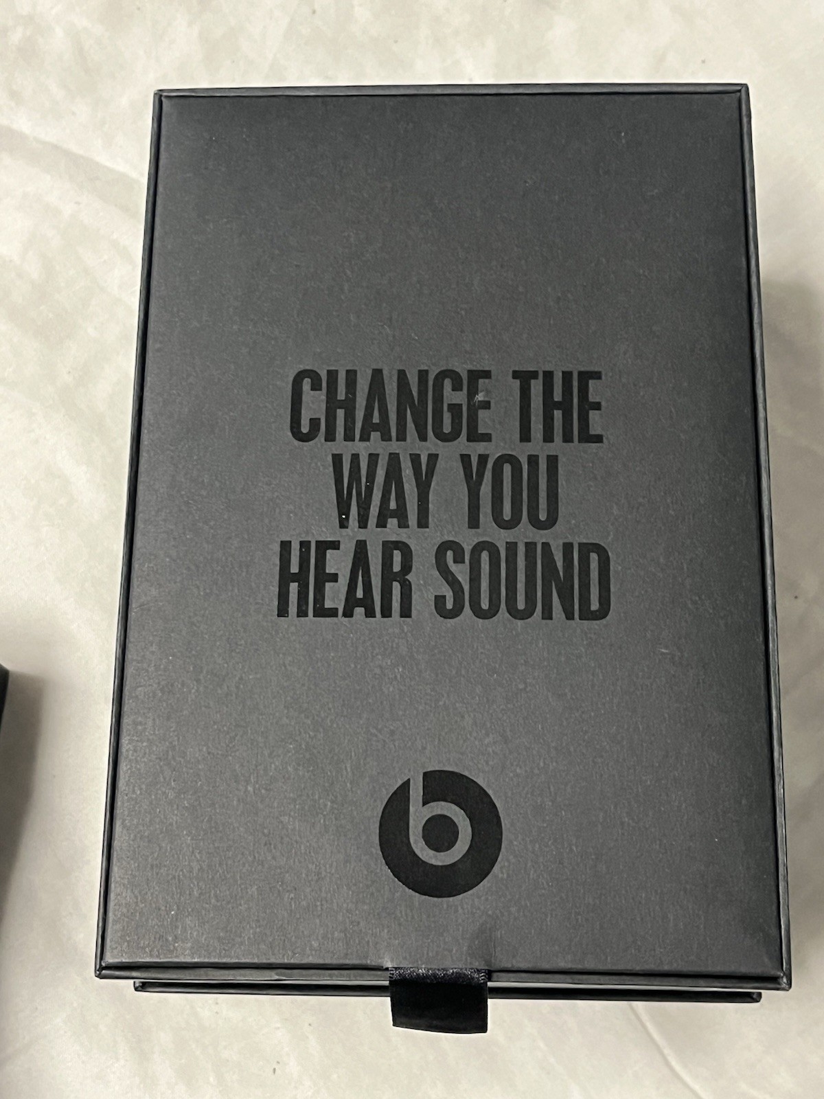 Beats Solo2 Wireless Headphones Gloss Red Color Model B0534 New