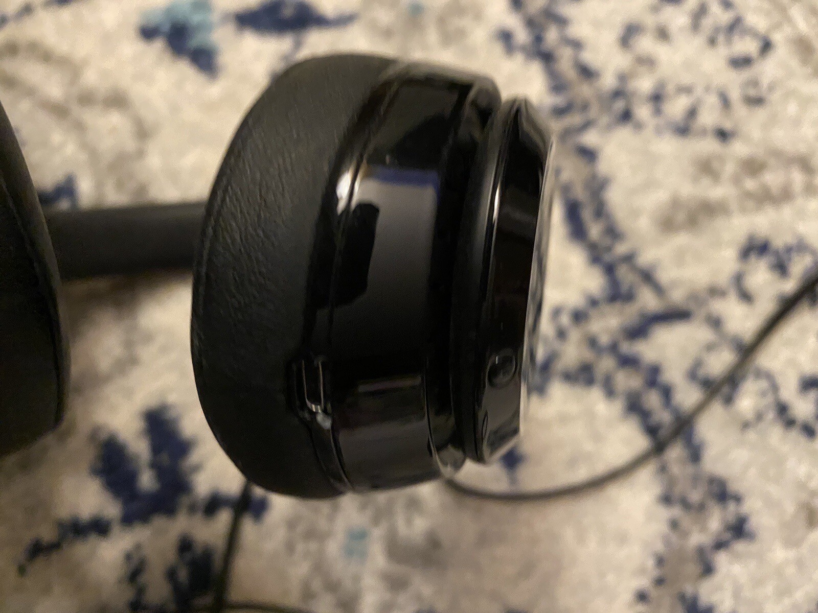 Beats by Dr. Dre Solo3 Over the Ear Headphone – Gloss Black