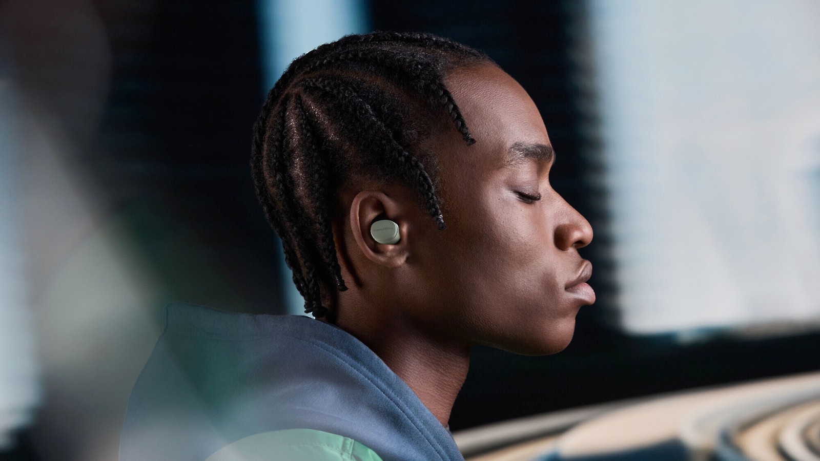 B&W Pi6 true-wireless headphones (forest green)