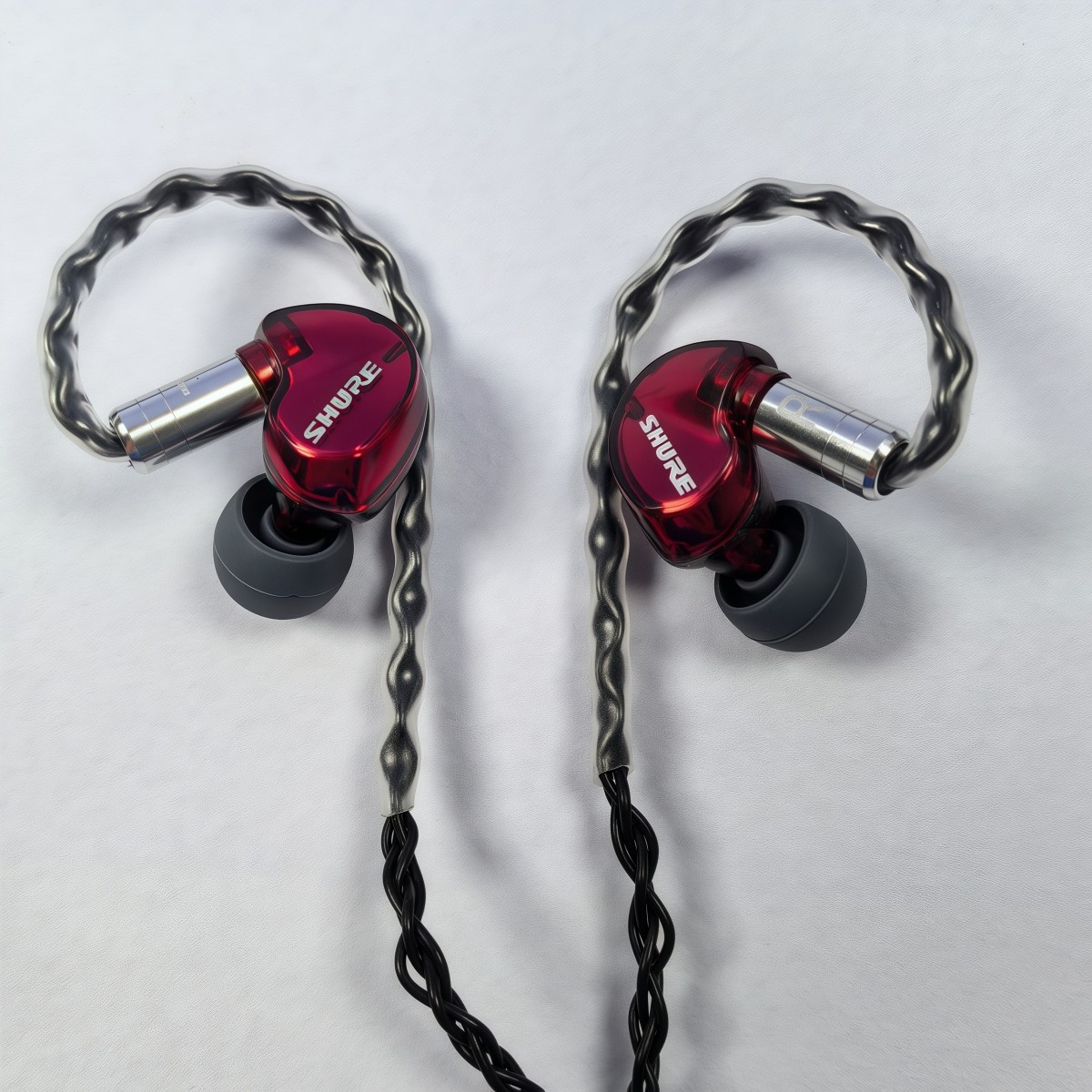 Shure SE535 Wired In-Ear Earphones Sound Isolating 3.5mm Cable Headphones Red