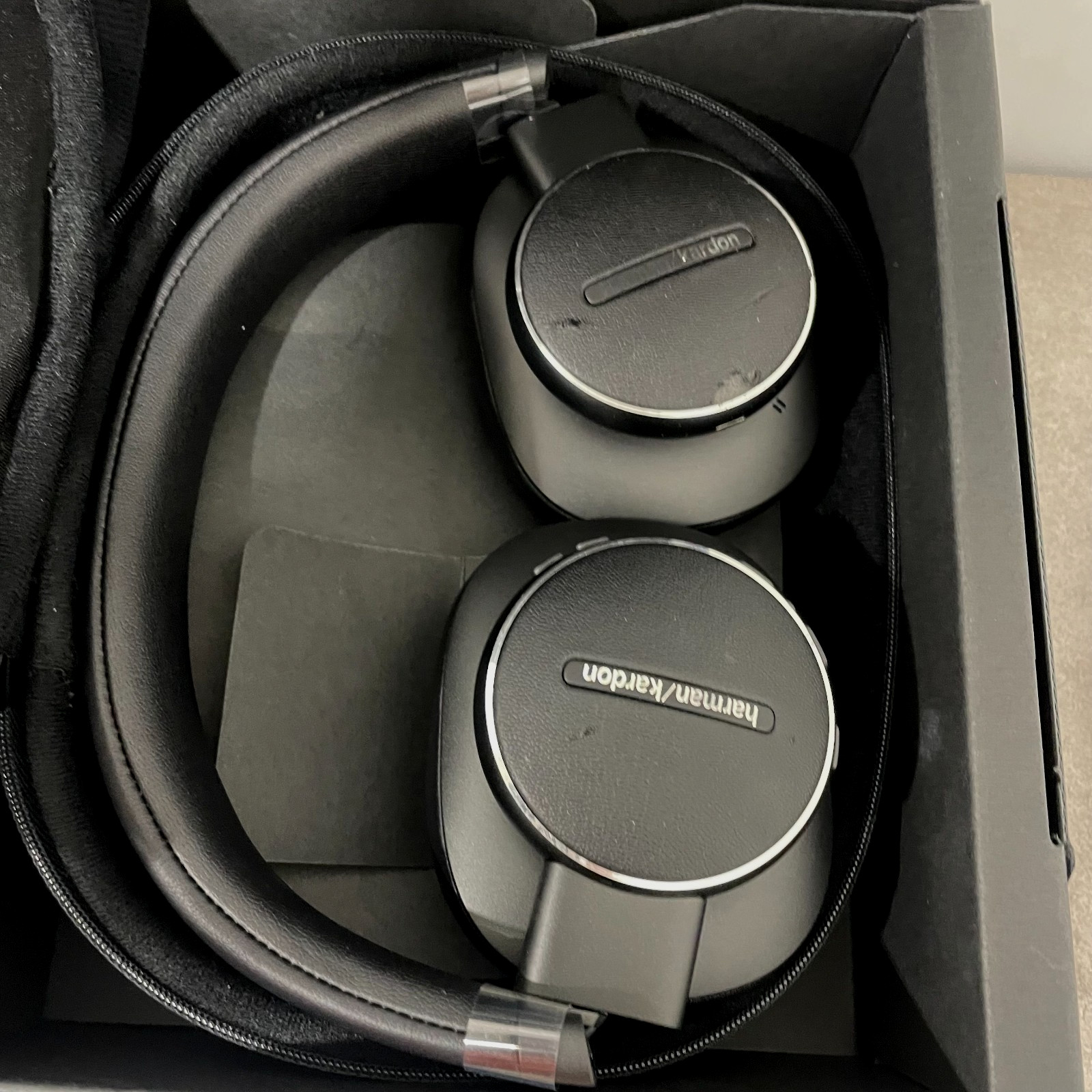 Harman Kardon Fly Wireless Over-Ear Headphones – Black, Large