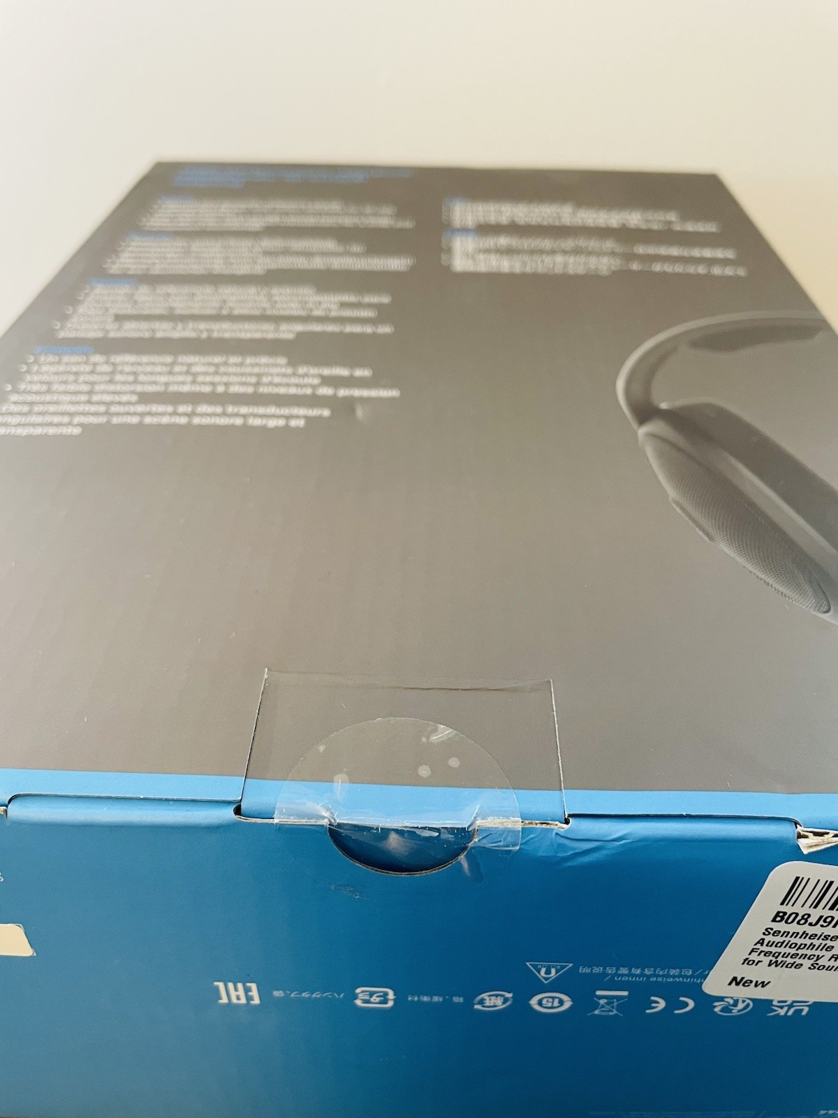 NEW Sennheiser HD560 S Over-The-Ear Audiophile Headphones Dynamic Open Type
