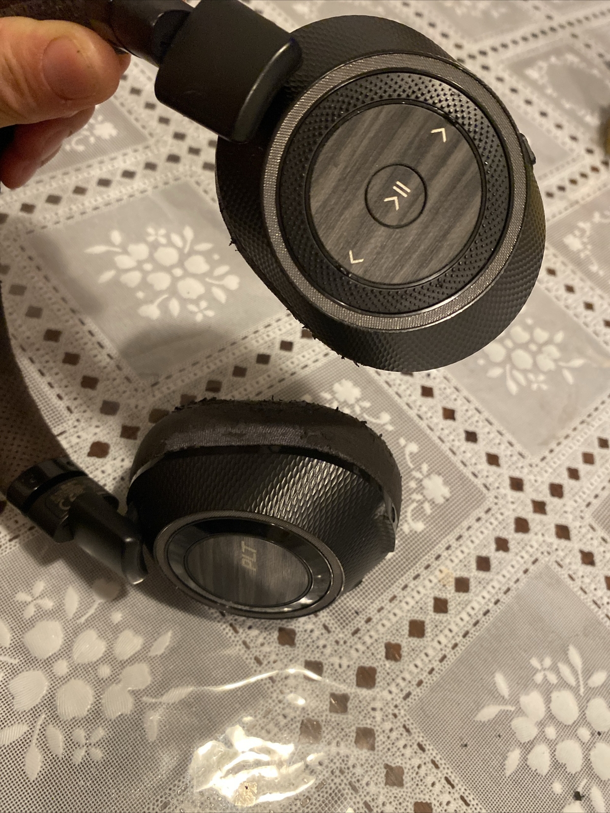 Plantronics Backbeat Pro 2 PLT Wireless Noise Canceling Headphones – Black/Brown