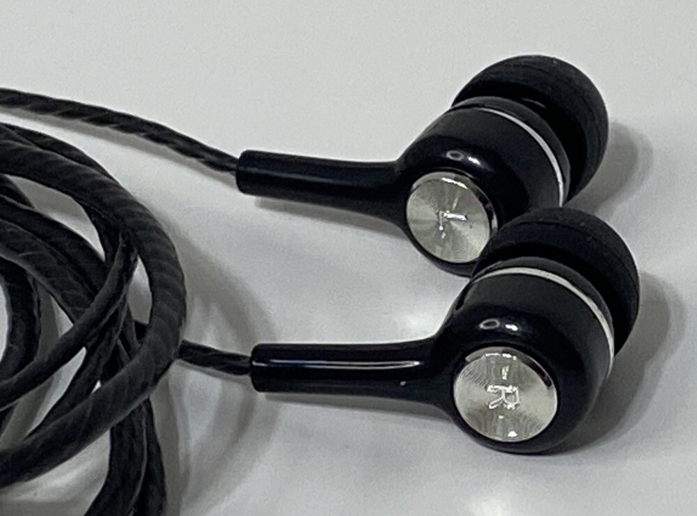 Wired 3.5mm Earbuds with Microphone, Volume Control and Mute Button (Set of 3)