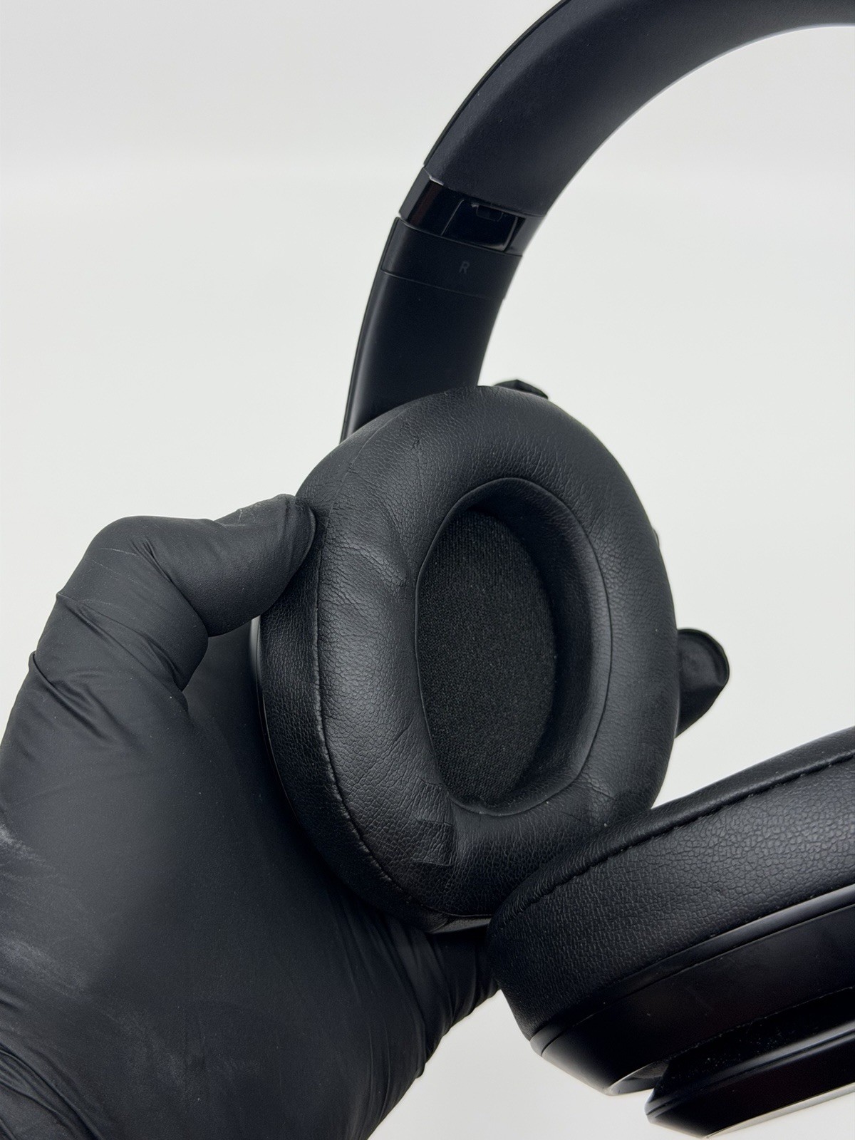 Beats by Dr. Dre Studio3 Over the Ear Wireless Headphones – Black