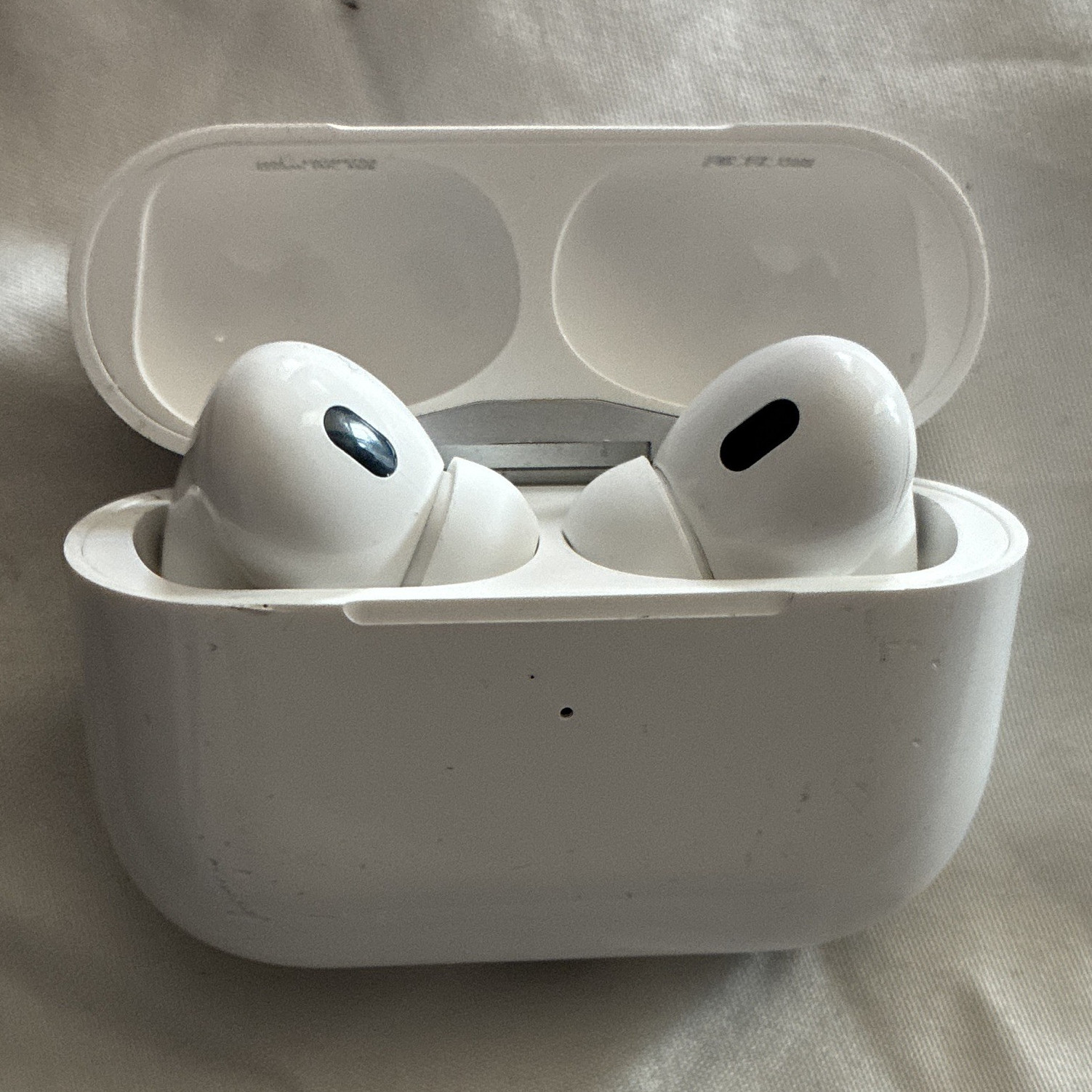 Apple AirPods Pro White In-Ear Wireless Bluetooth Earbuds w/ Case Built-In Mic