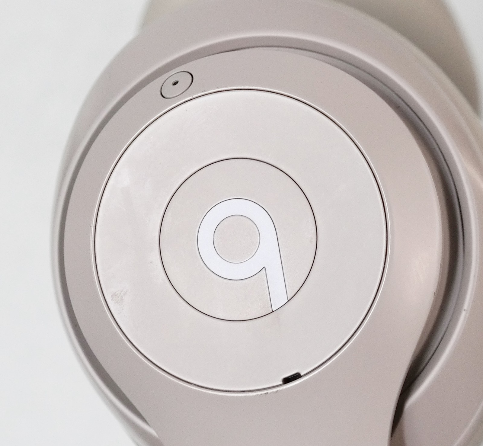 Beats by Dr. Dre Studio Pro Over-the-Ear Wireless Headphones MQTR3LLA Sandstone