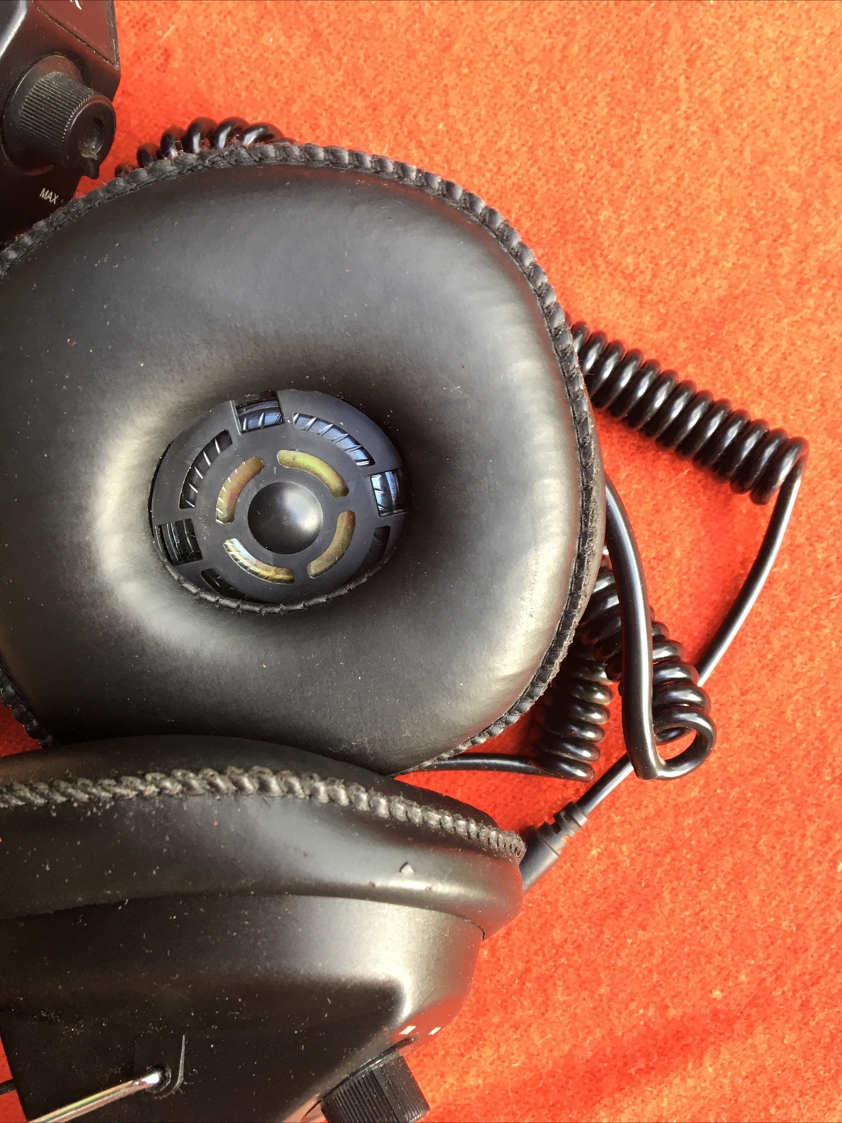 Labtec C-184 Stereo Headphones over the ear pair