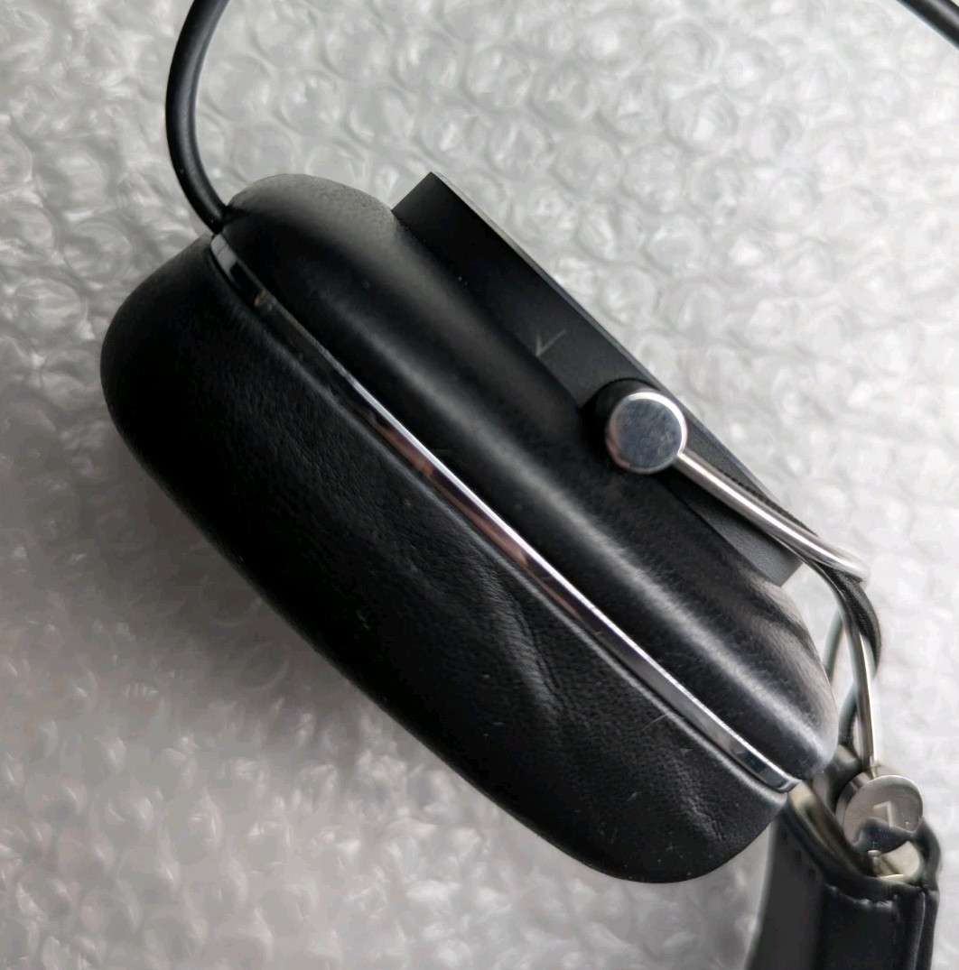 Bowers & Wilkins Over-Ear Headphones Black 3.5mm (READ)