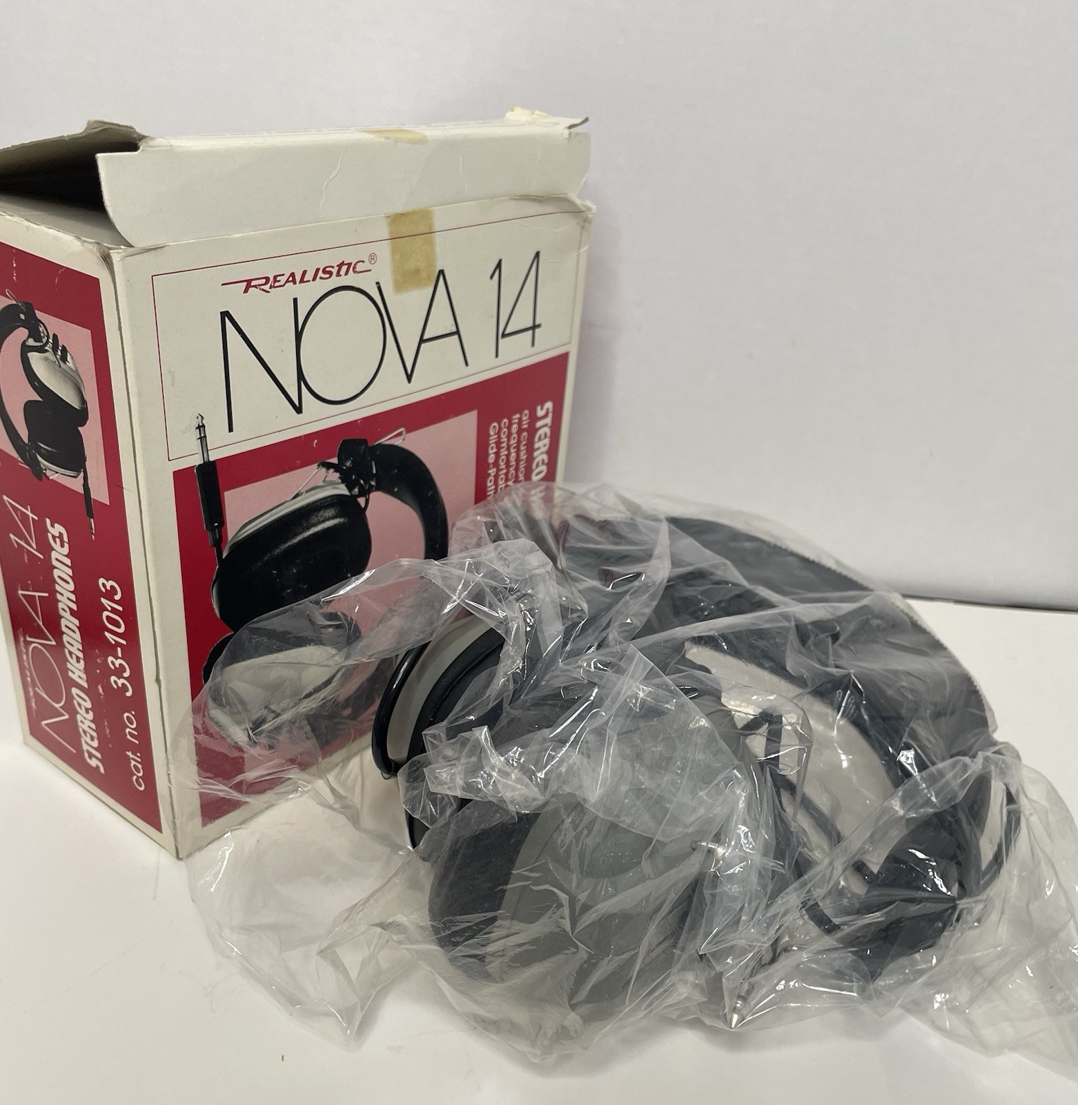 Realistic Nova 14 Stereo Headphones Original Box RADIO SHACK 1970s Vtg. Over Ear