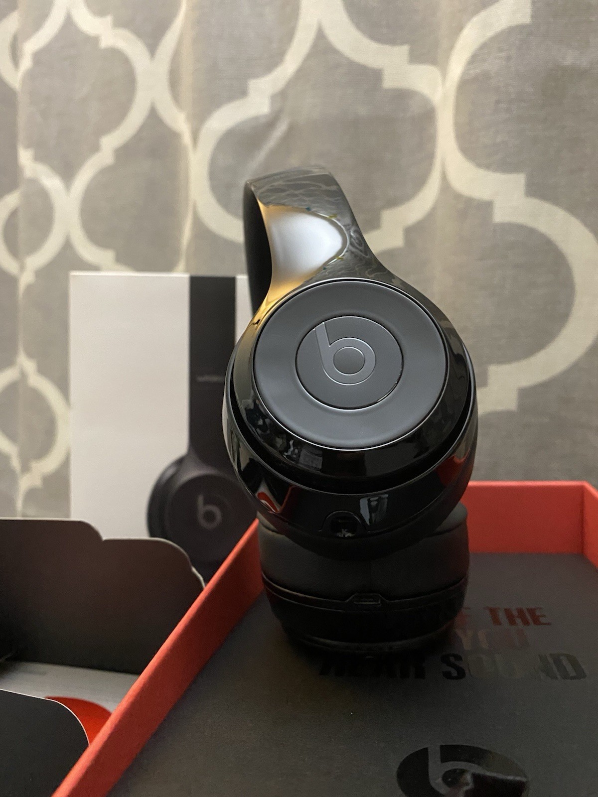 Beats by Dr. Dre Solo3 Over the Ear Headphone – Gloss Black