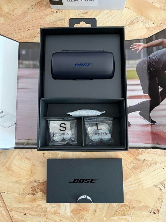 Bose SoundSport Free wireless headphones Midnight Blue Bluetooth waterproofing