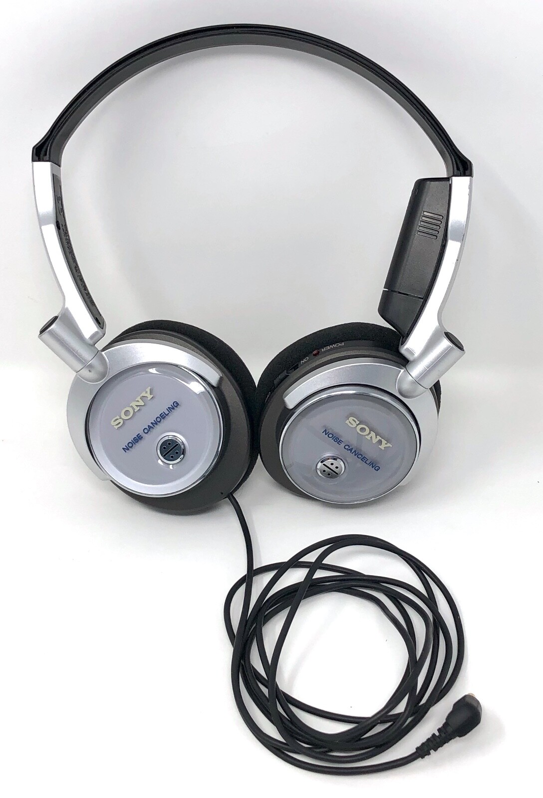 SONY Noise Canceling Headphones MDR-NC6 gently used working with bag