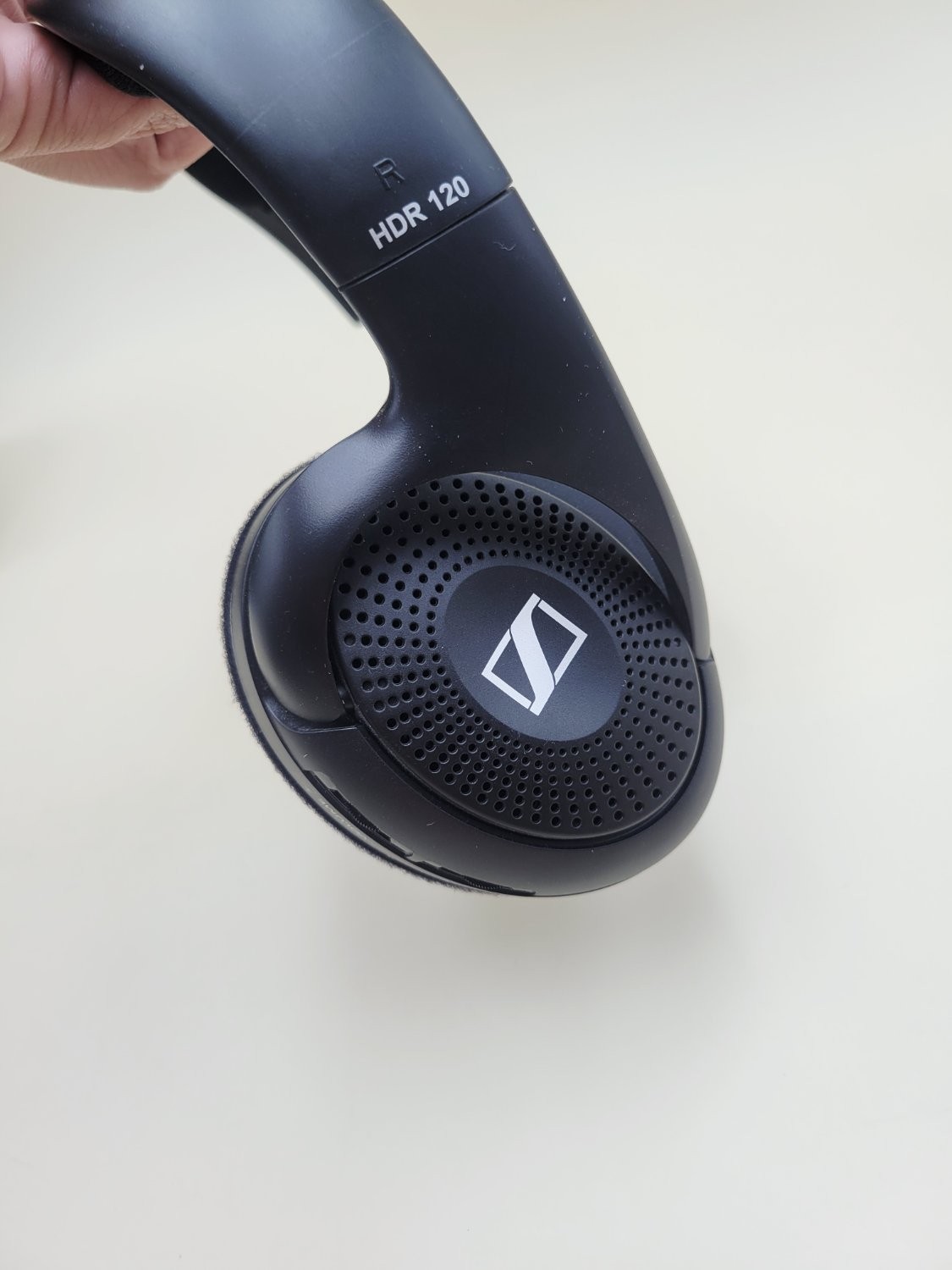 Sennheiser RS 120 Ear-Pad (On the Ear) Charging Cradle Transmitter Black